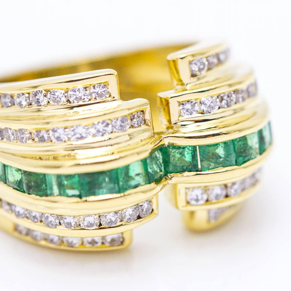 Diamond and Emerald LAZZO Ring For Sale 2