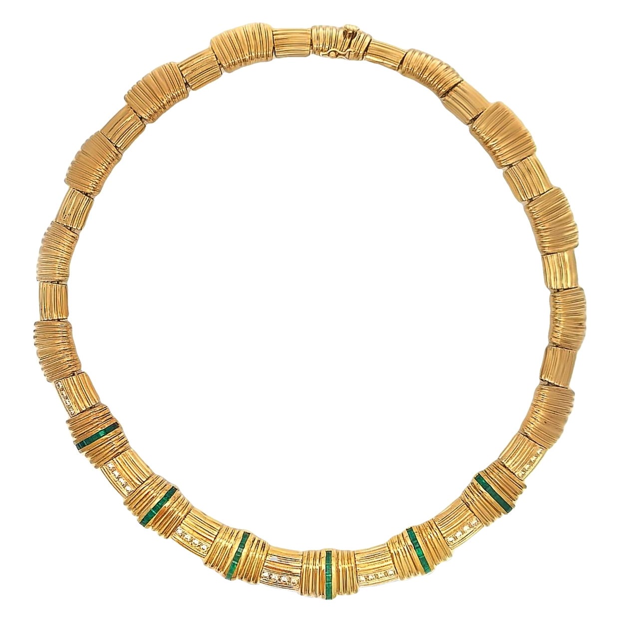 Diamond and Emerald Necklace For Sale