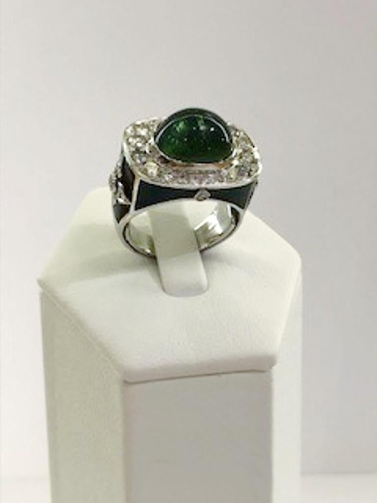 Diamond and Emerald Platinum Ring In Good Condition In Palm Springs, CA