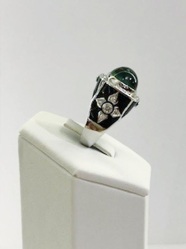 Diamant- und Smaragdring aus Platin für Damen oder Herren im Angebot