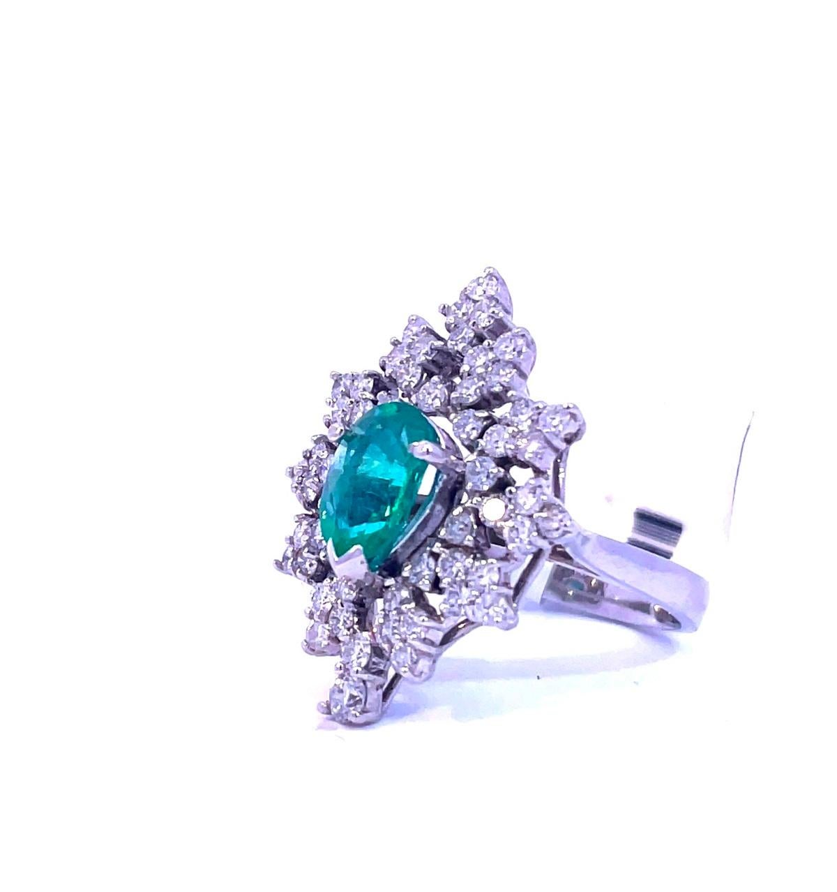 Diamond and Emerald Ring In New Condition For Sale In LA, CA