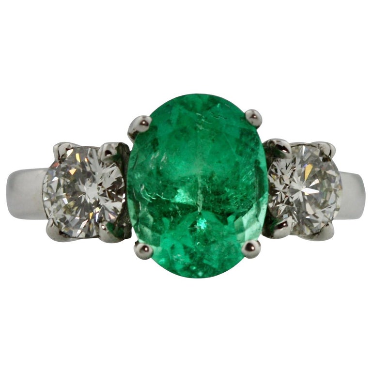 Diamond and Emerald Ring For Sale at 1stDibs