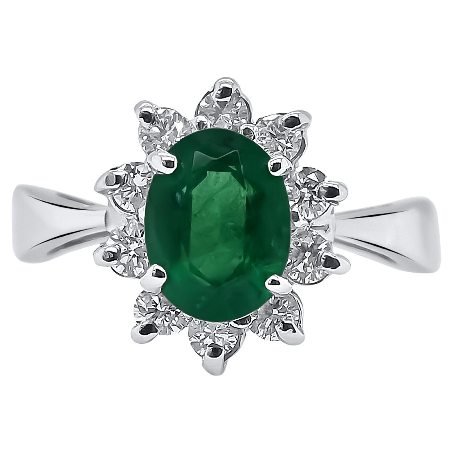 Diamond and Emerald Ring  For Sale