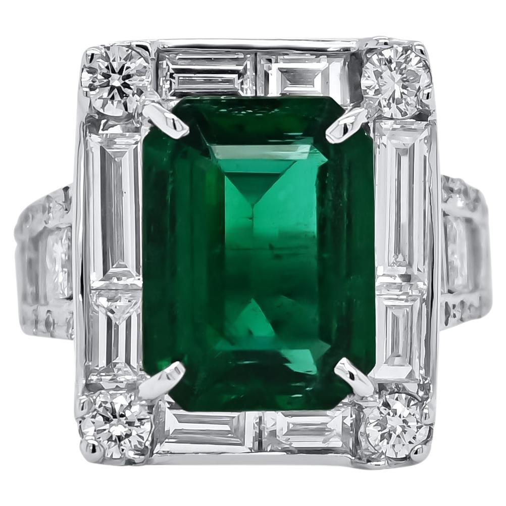 Diamond and Emerald Ring For Sale