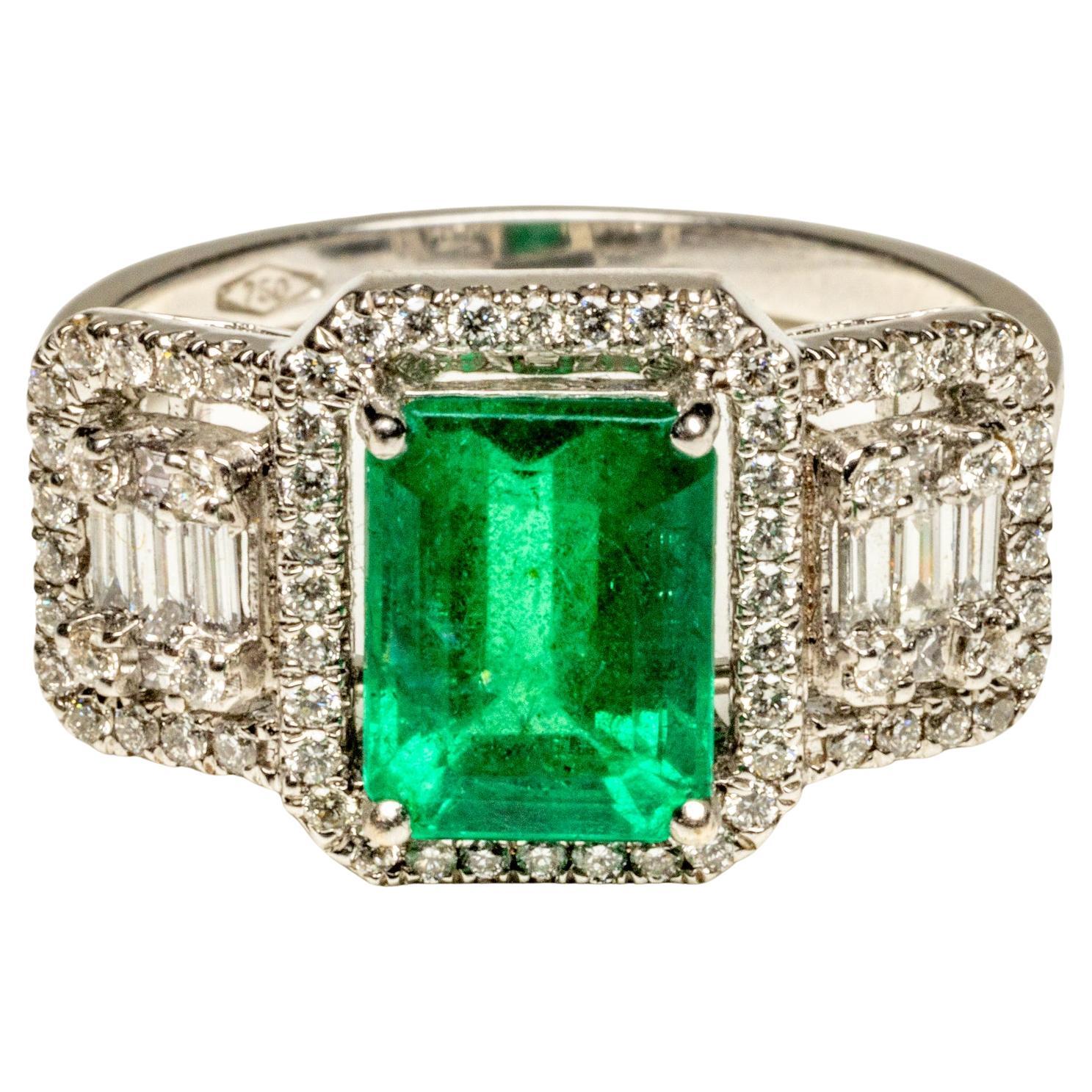 Bague diamant et émeraude en vente