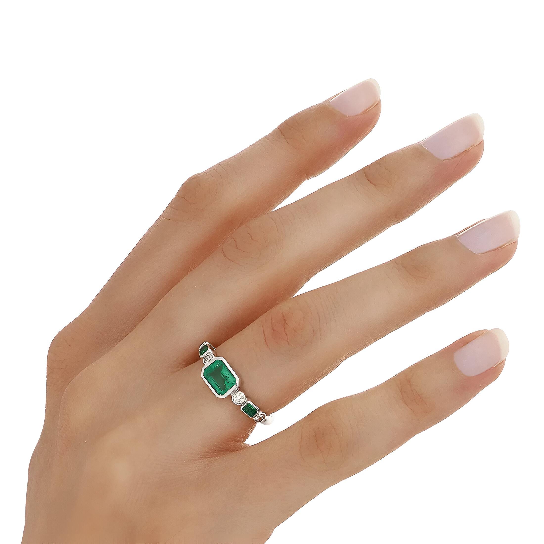 in vendita:  Anello con diamante e smeraldo in oro bianco 18 carati, 1,24 carati 4