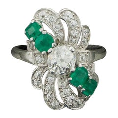 Diamond and Emerald Ring in Platinum, circa 1930s