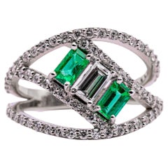 Diamond and Emerald Ring in White Gold 0.91 Carat Diamonds 0.6 Carat Emerald