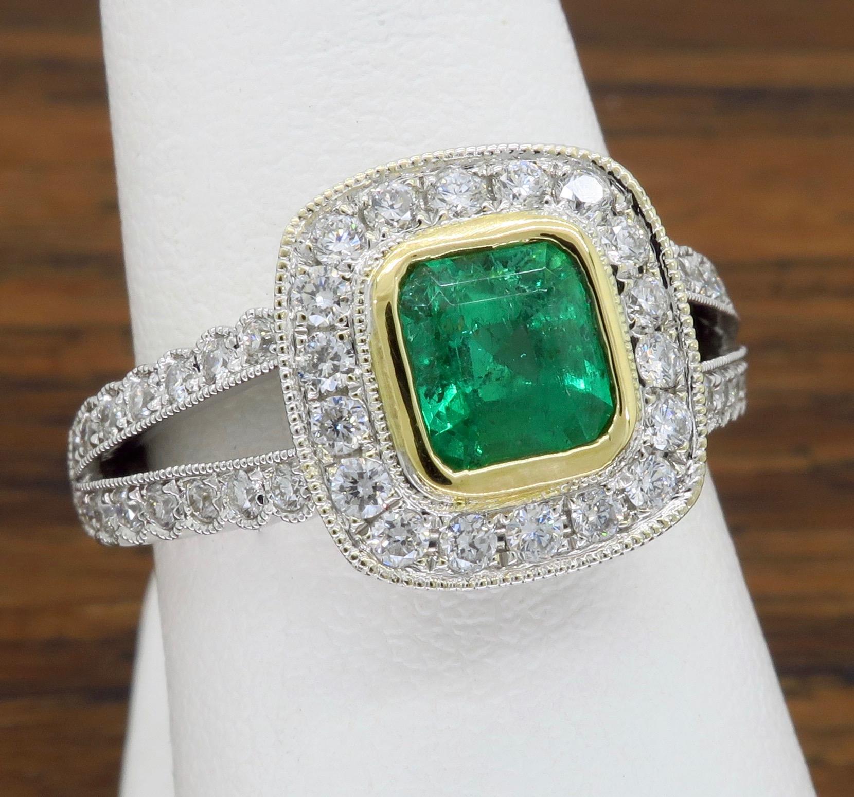 Diamond and Emerald Split Shank Ring in 18 Karat 6