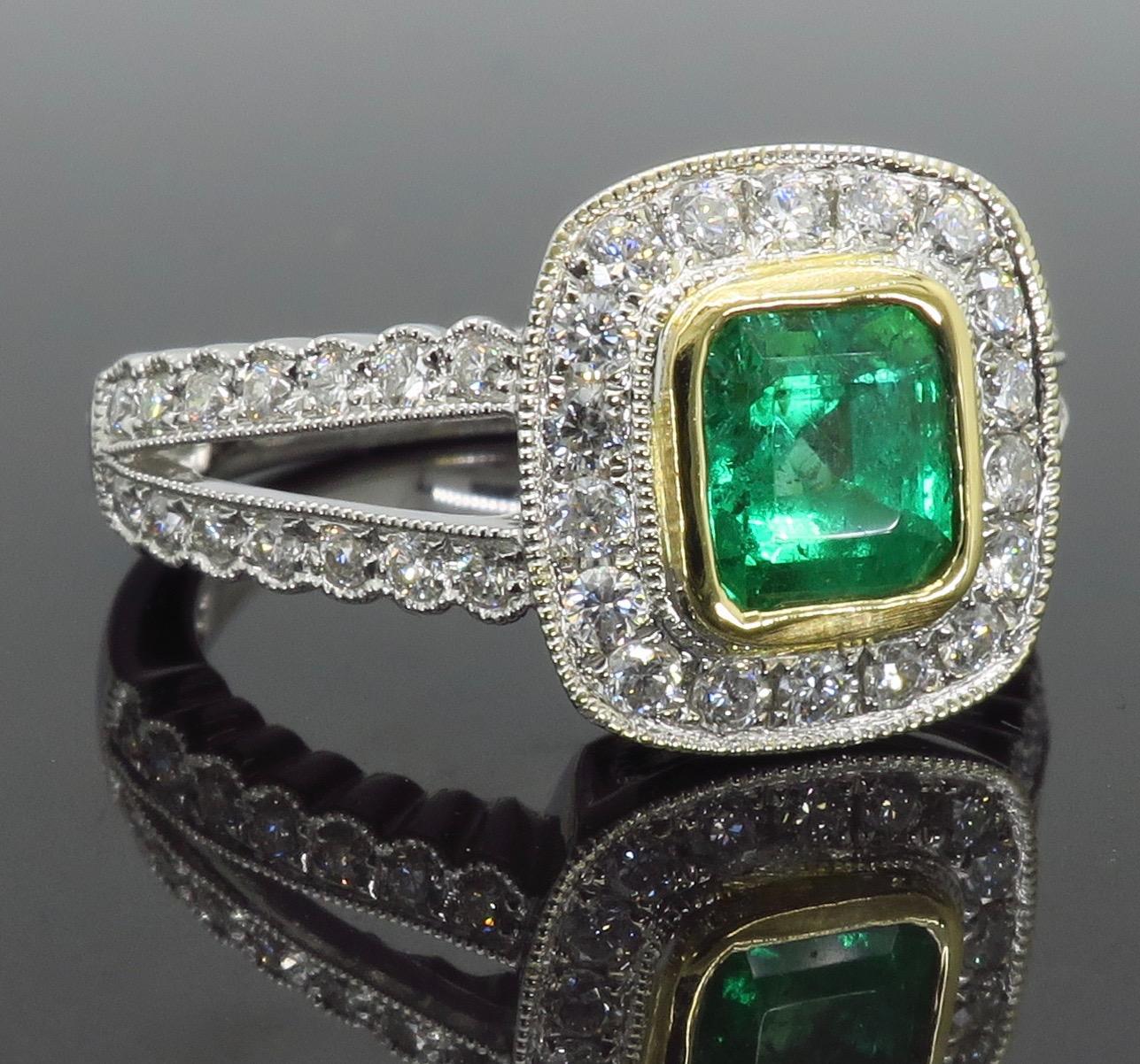 Diamond and Emerald Split Shank Ring in 18 Karat 3