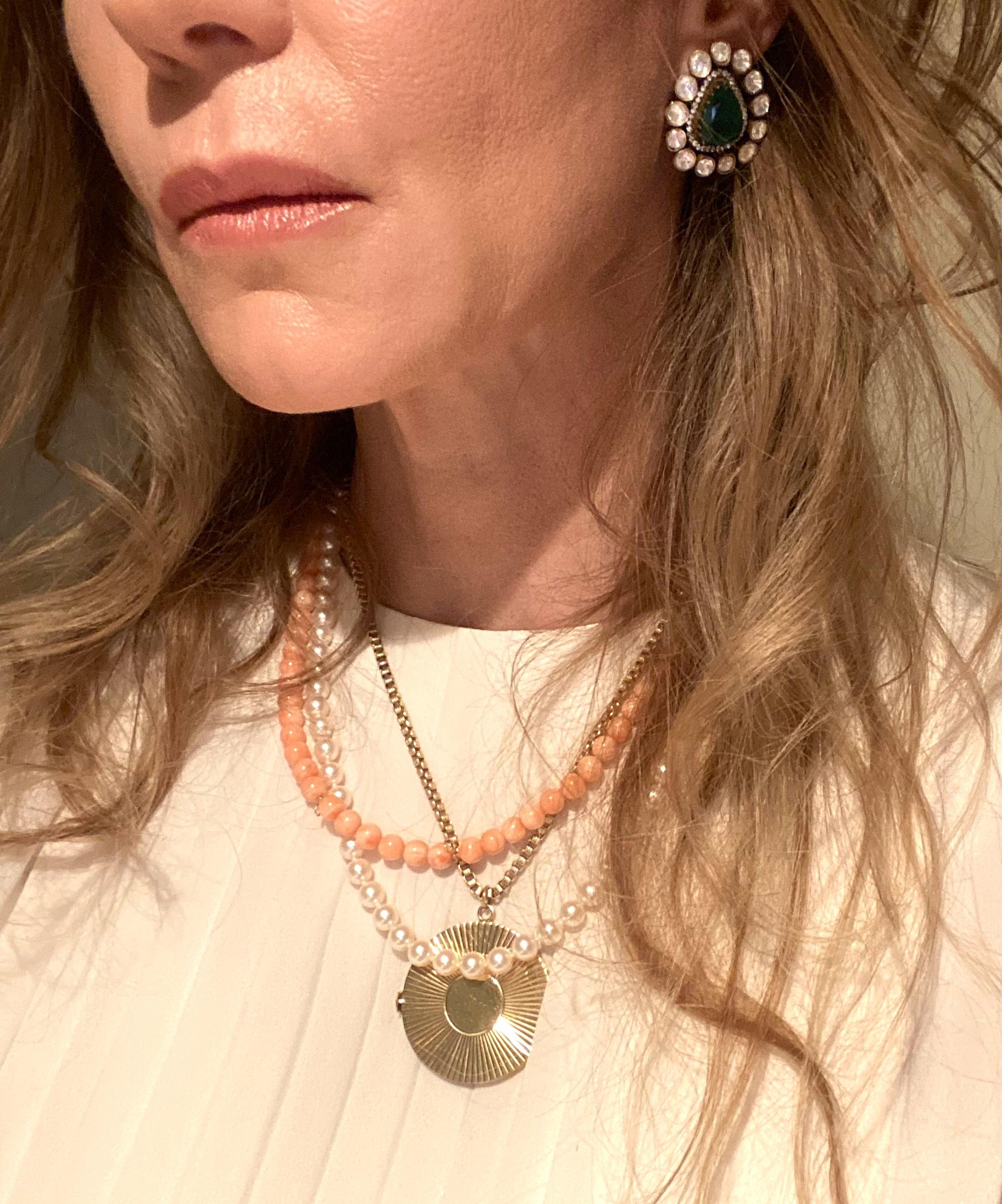 Orecchini con diamanti e smeraldi In condizioni buone in vendita a New York, NY