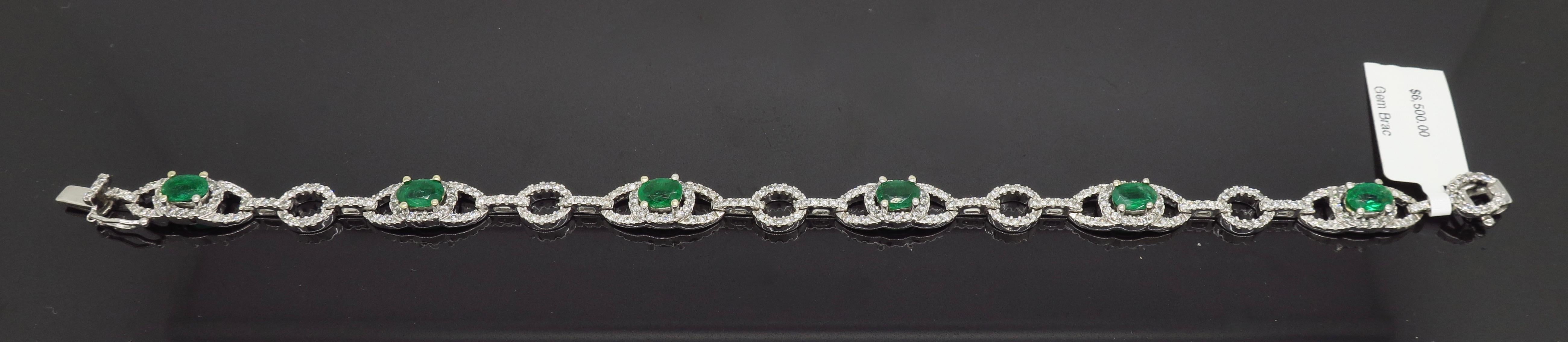 Diamond and Emerald Tennis Bracelet In New Condition In Webster, NY