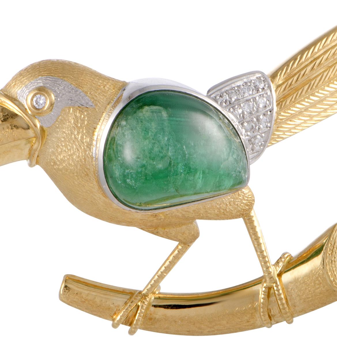 Diamond and Emerald Toucan Yellow Gold and Platinum Pendant or Brooch In Excellent Condition In Southampton, PA