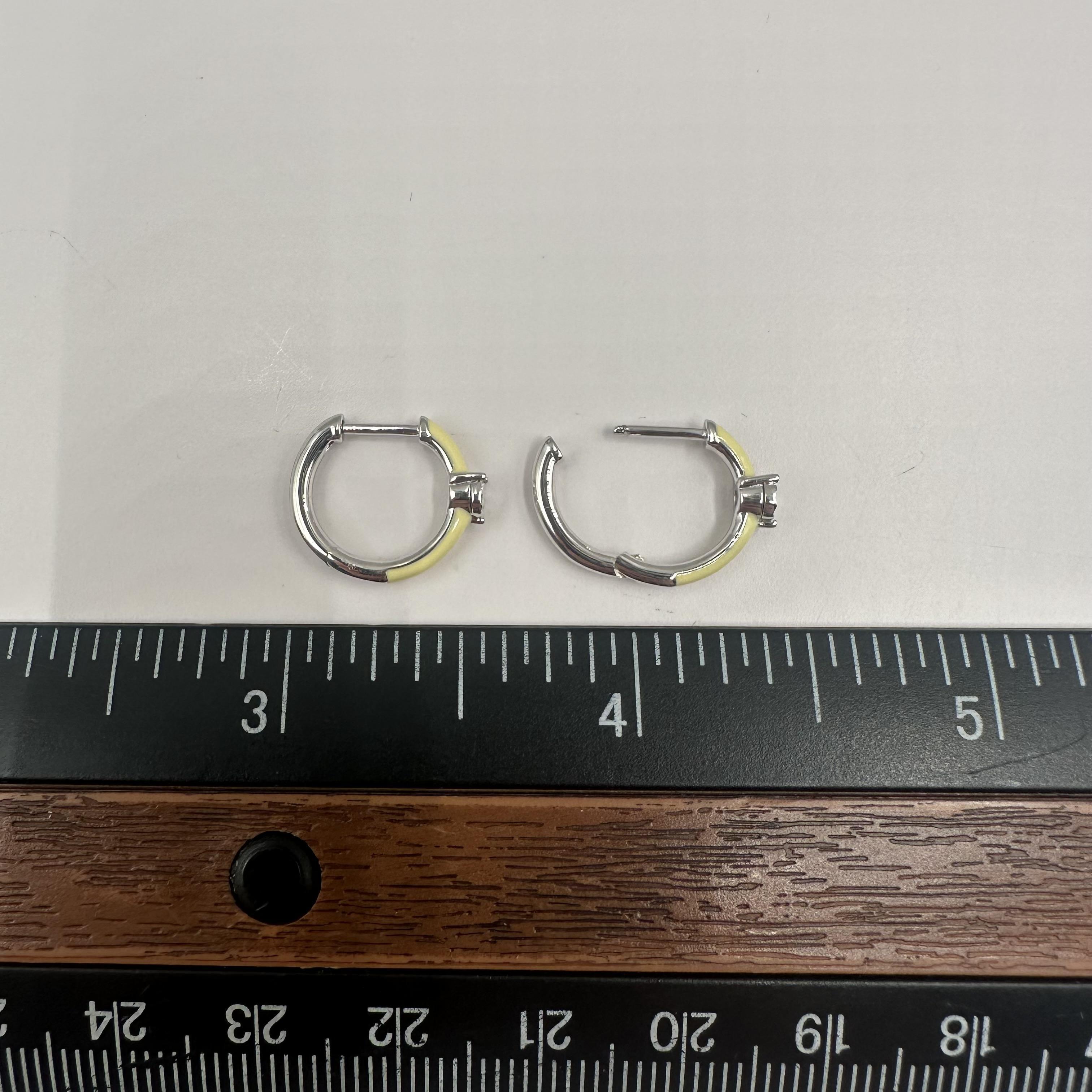 Donna Abbracci con diamanti e smalto in argento - diamanti GH I1 da 0,10 carati, nuovo in vendita