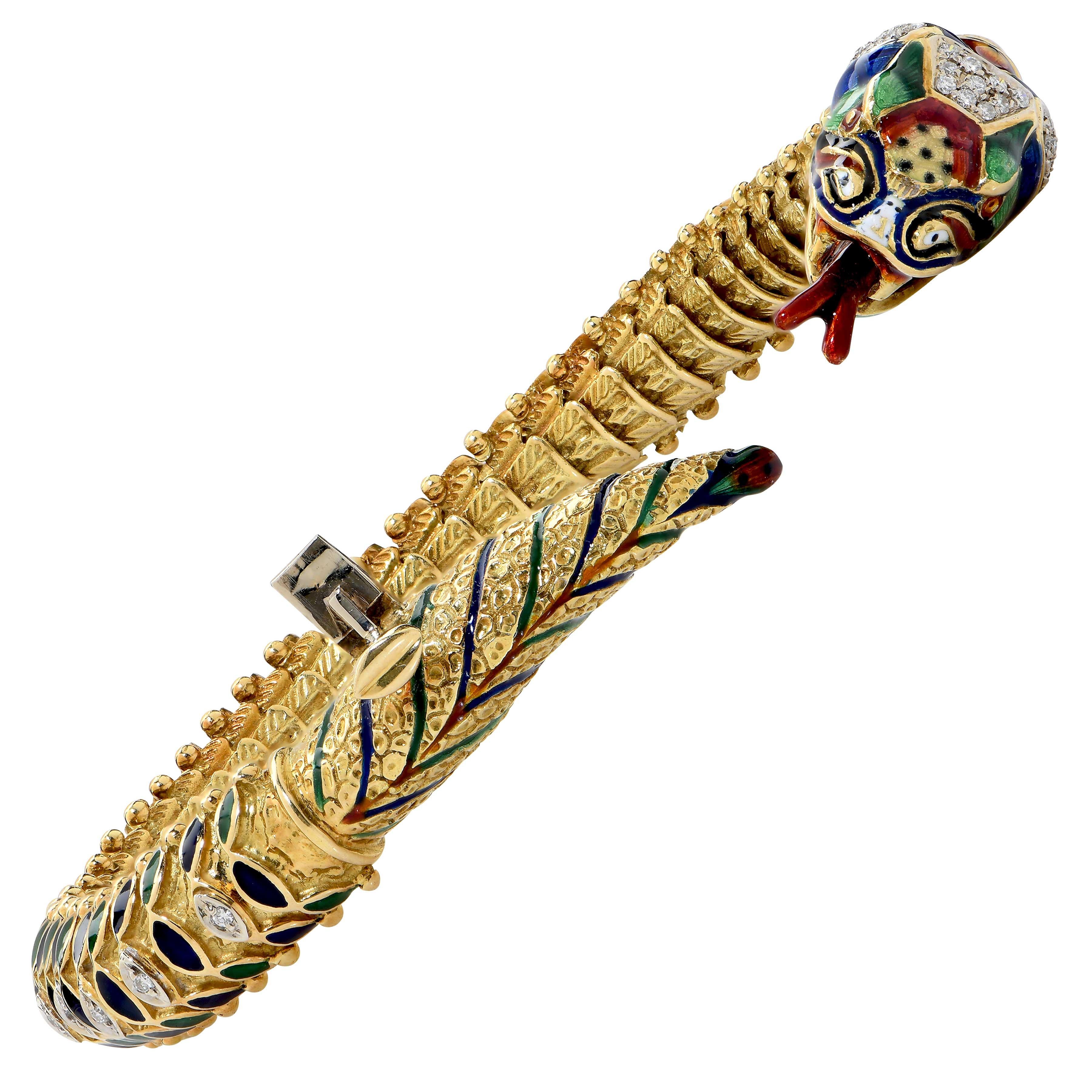 Diamond and Enamel Snake Bracelet in 18 Karat Yellow Gold In Good Condition For Sale In Bay Harbor Islands, FL