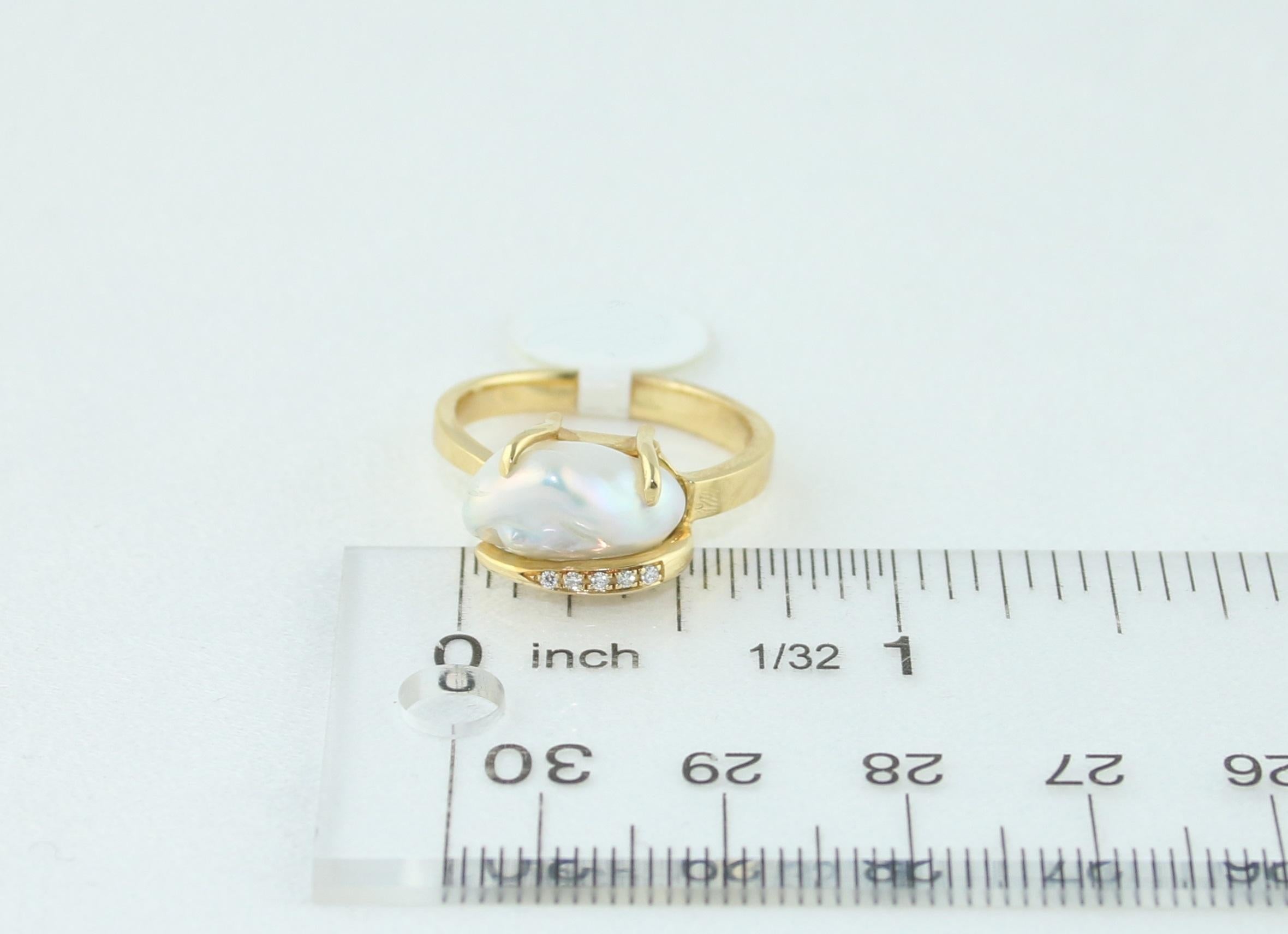 Diamond and Freshwater Cultured Baroque Pearl Gold Ring For Sale 2