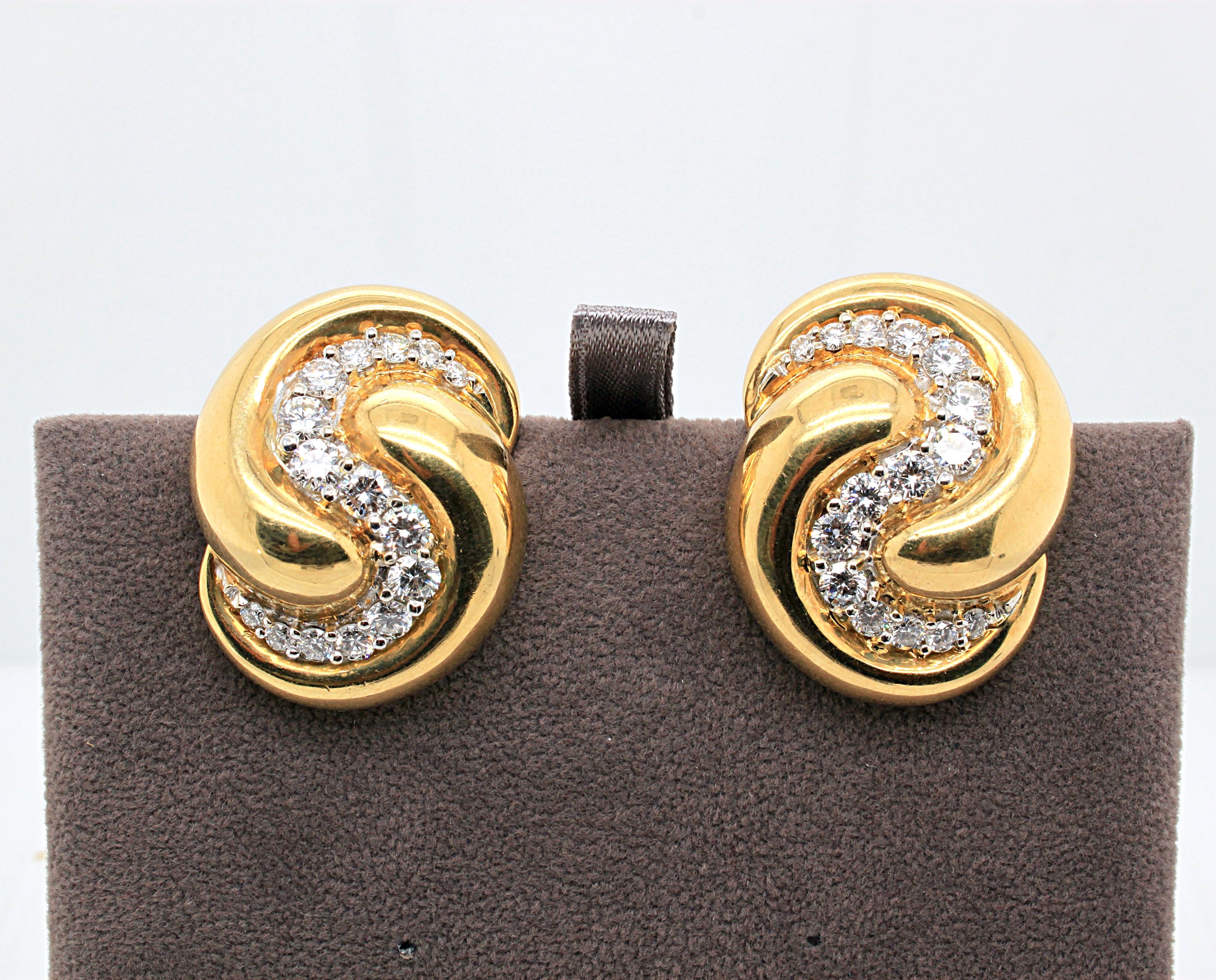 Women's Diamond and Gold Bombé Earclips For Sale