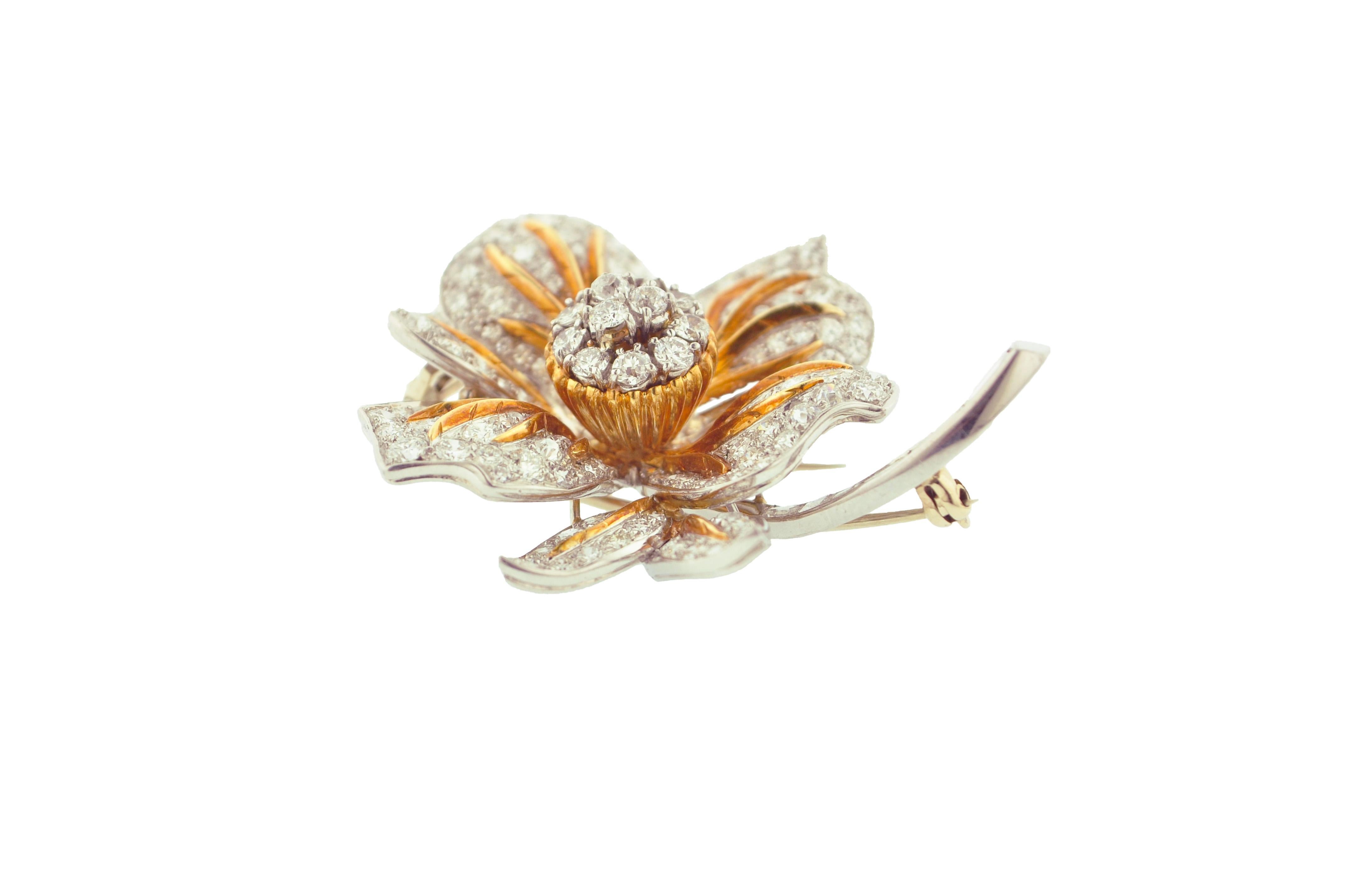 Diamond and Gold Flower Brooch In Excellent Condition For Sale In New York, NY