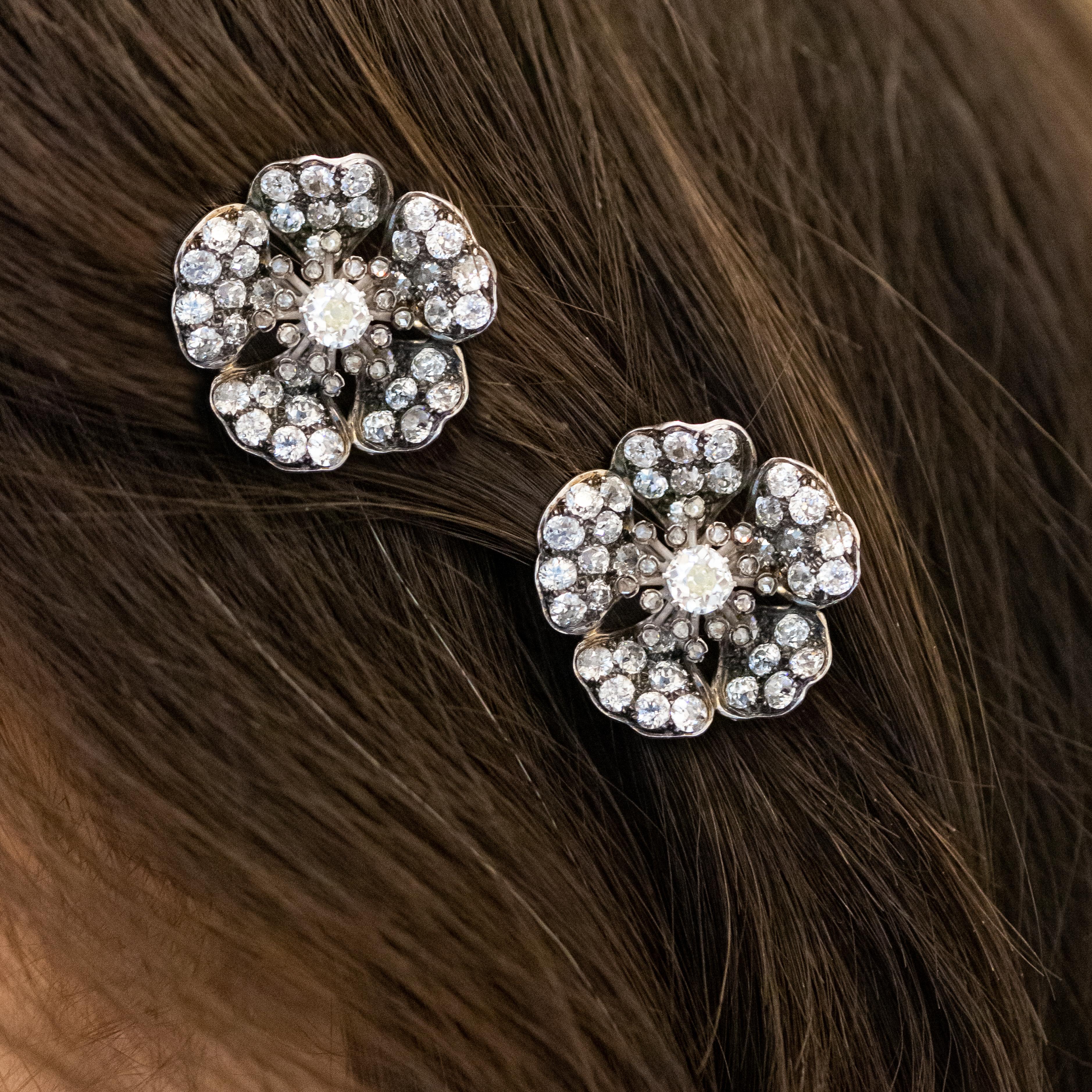 Diamond and Gold Flower Earclips For Sale 1