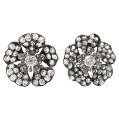 Boucles d'oreilles fleurs en or et diamants