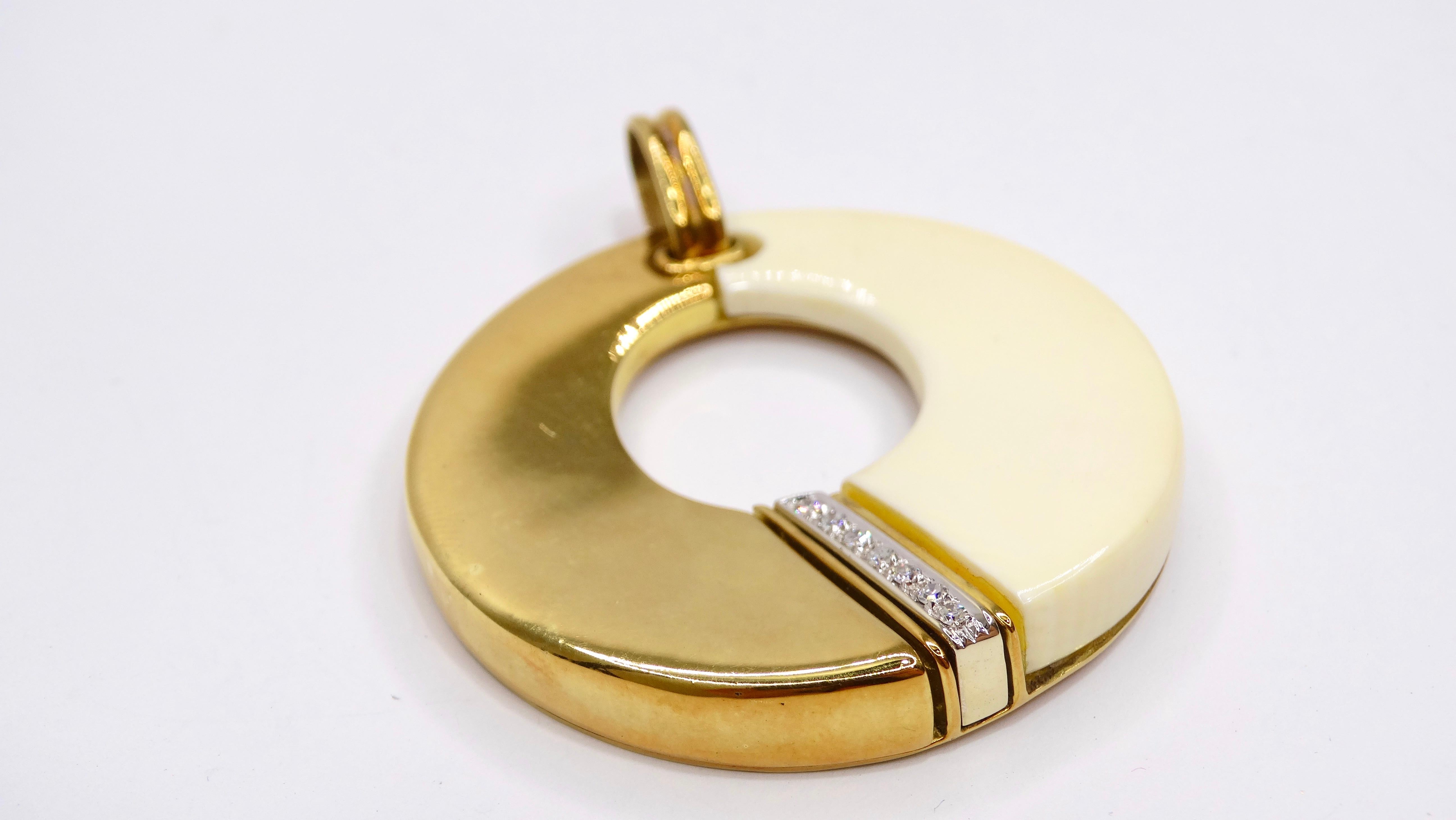 Grand pendentif bicolore en or et diamants Unisexe en vente