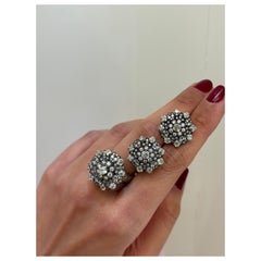 Suite aus Ring und Ohrring aus Diamanten und Gold