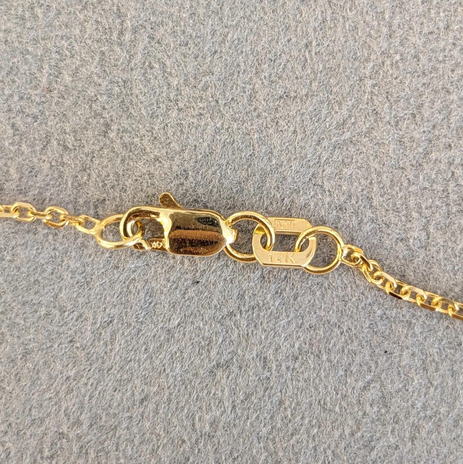 Diamant und Gold Triskele Anhänger Halskette in 18k /14k Gelbgold im Angebot 2
