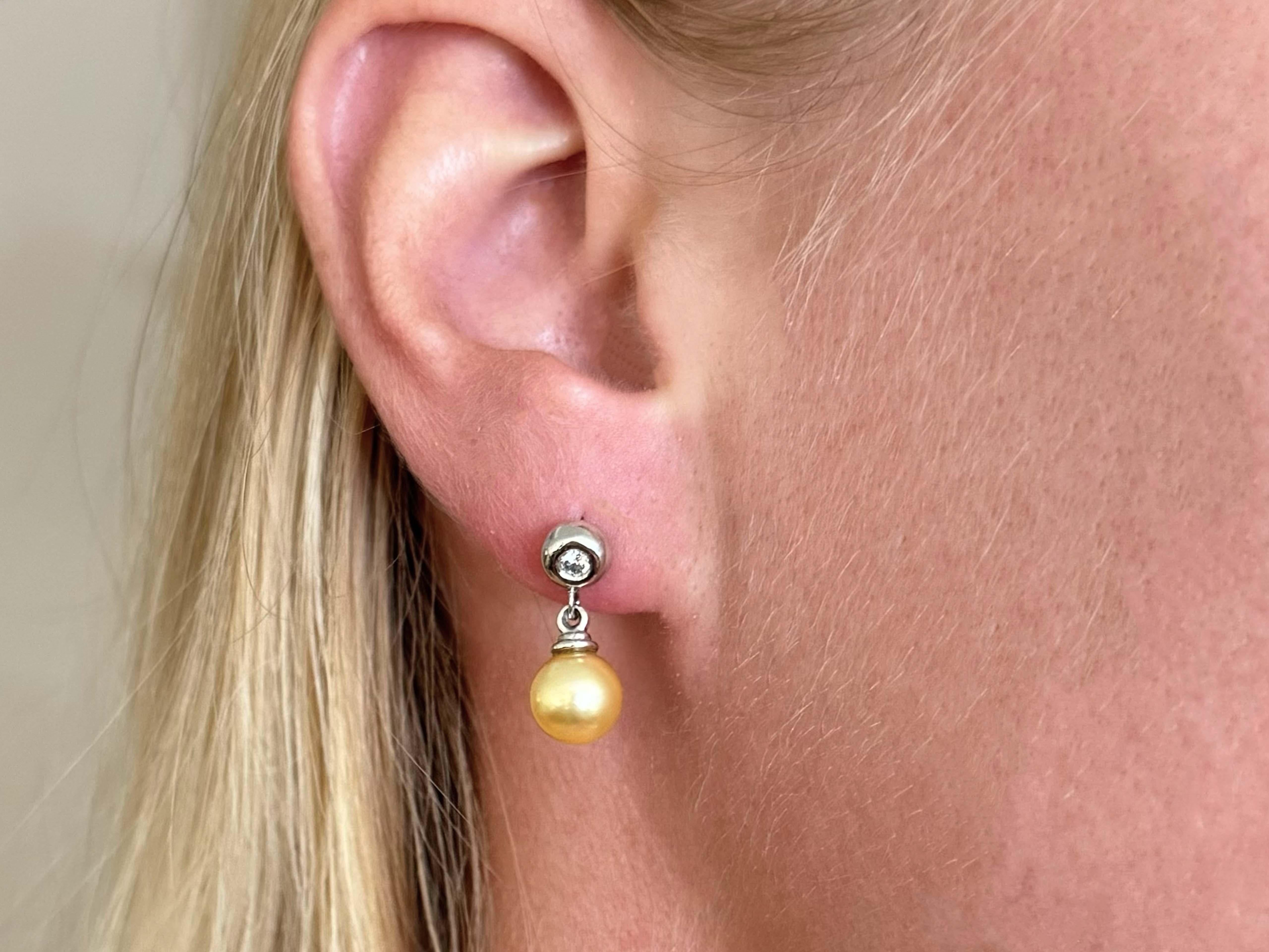 Earrings Specifications:

Metal: 14k White Gold

Earring Length: 0.60