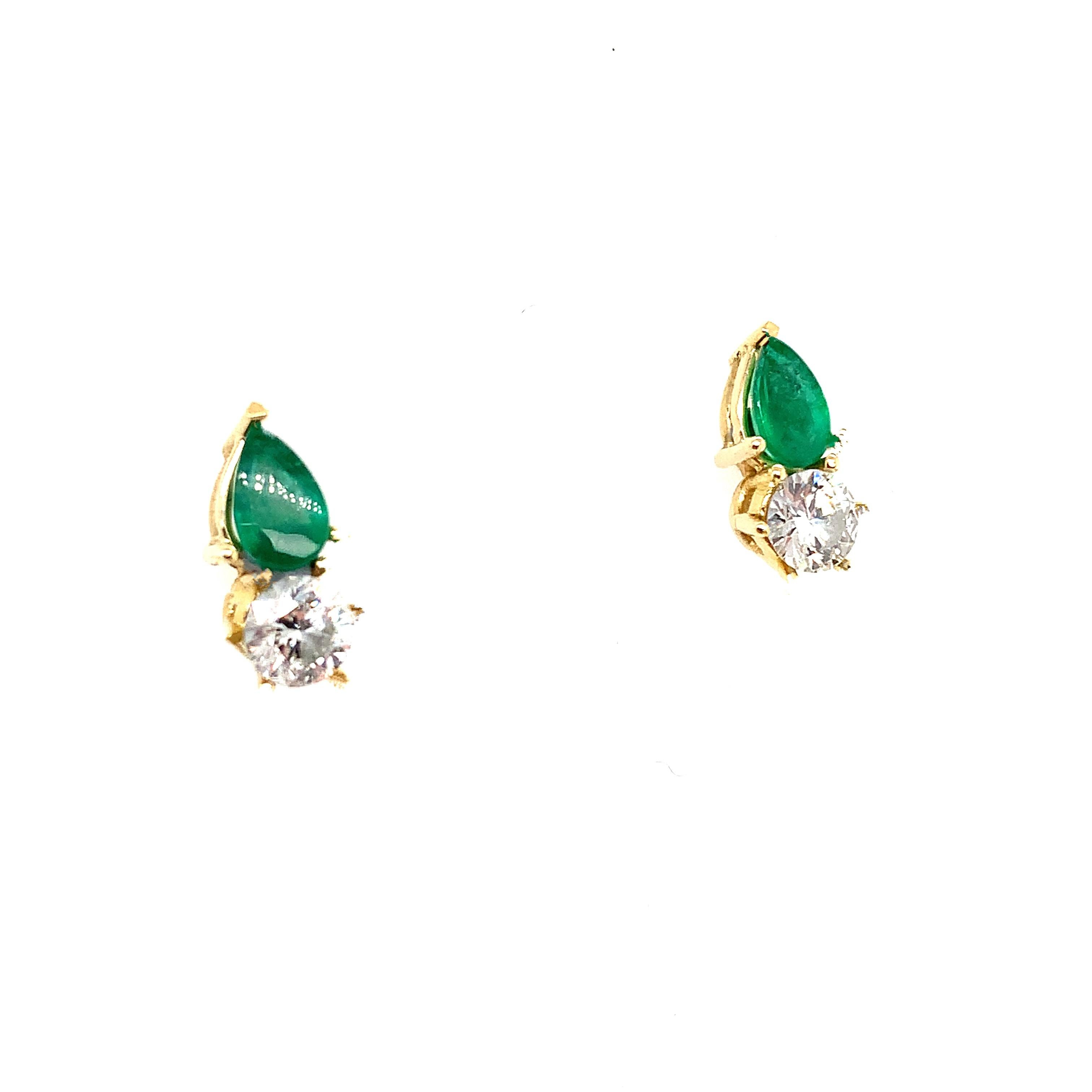 Art Deco Diamond and green emerald art deco stud earrings 18k yellow gold For Sale