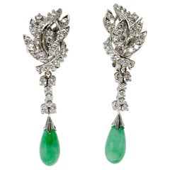 Boucles d'oreilles en goutte en or blanc 18 carats avec diamants et jade