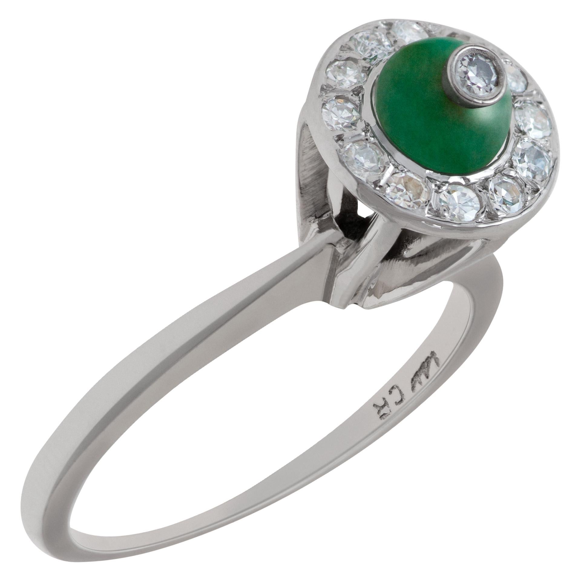 Diamond and Jade Ring in 14k White Gold In Excellent Condition For Sale In Surfside, FL