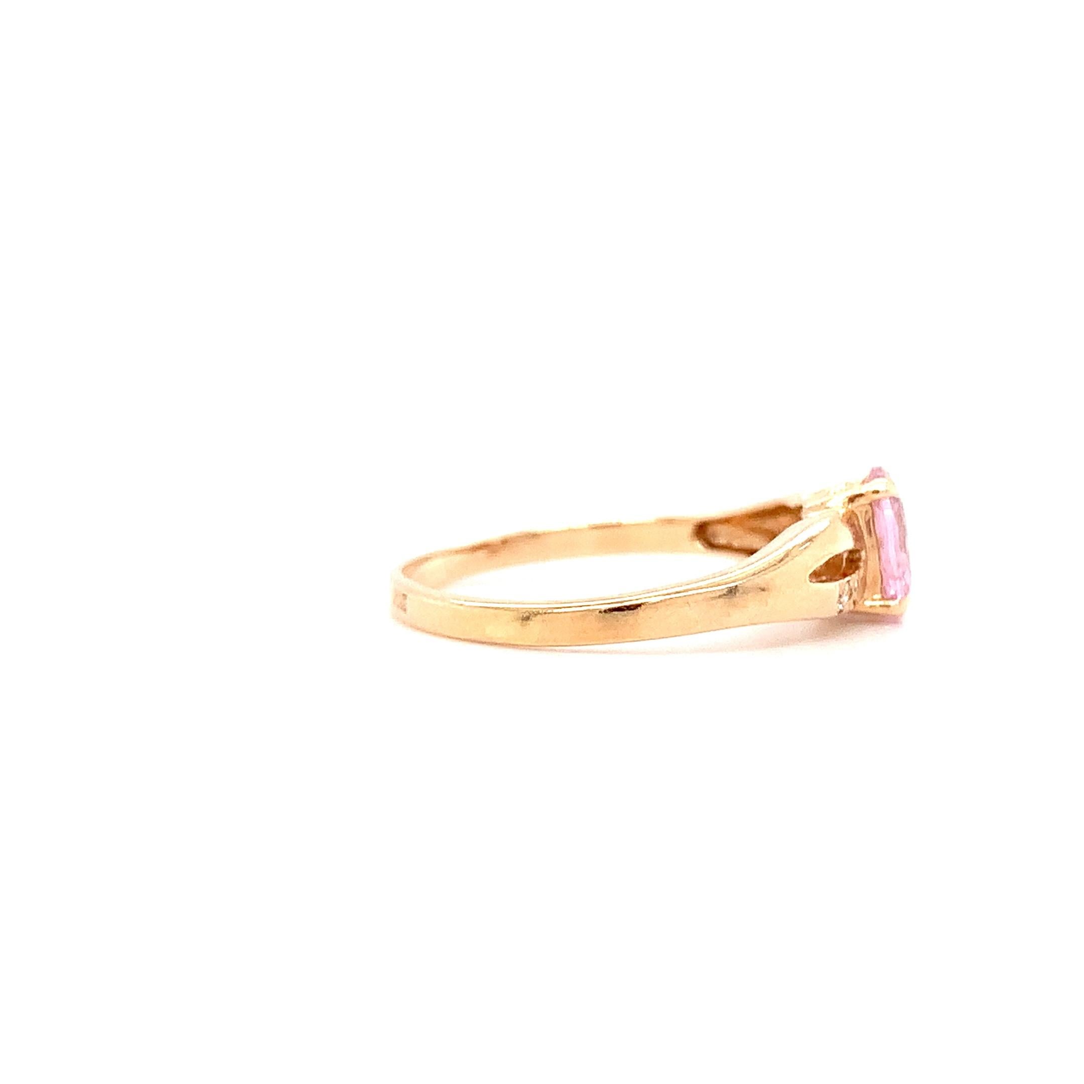 Bague de fiançailles solitaire en or jaune 14 carats avec diamants et morganite Neuf - En vente à London, GB