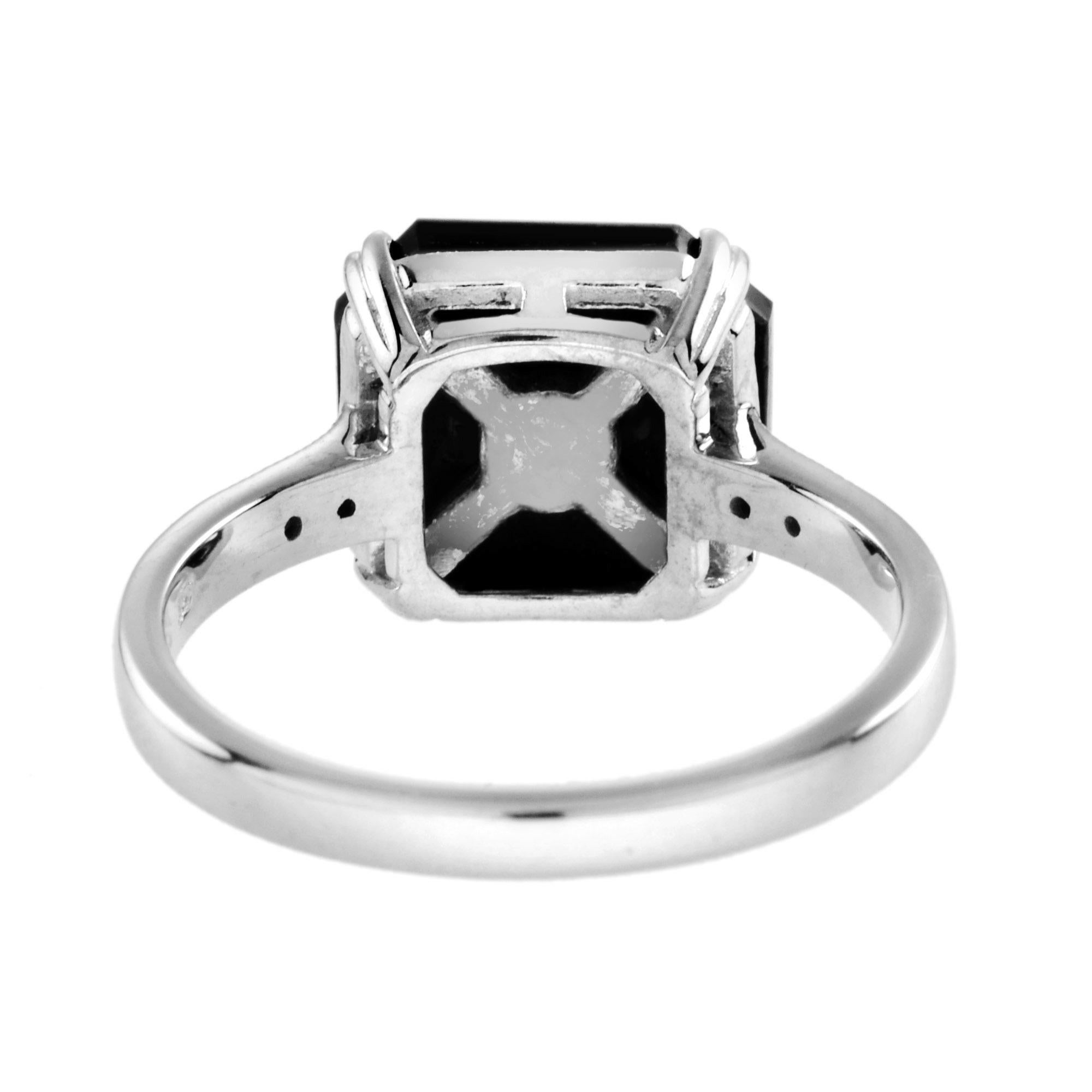 Diamond and Octagon Onyx Art Deco Style Ring in 14K White Gold  In New Condition For Sale In Bangkok, TH