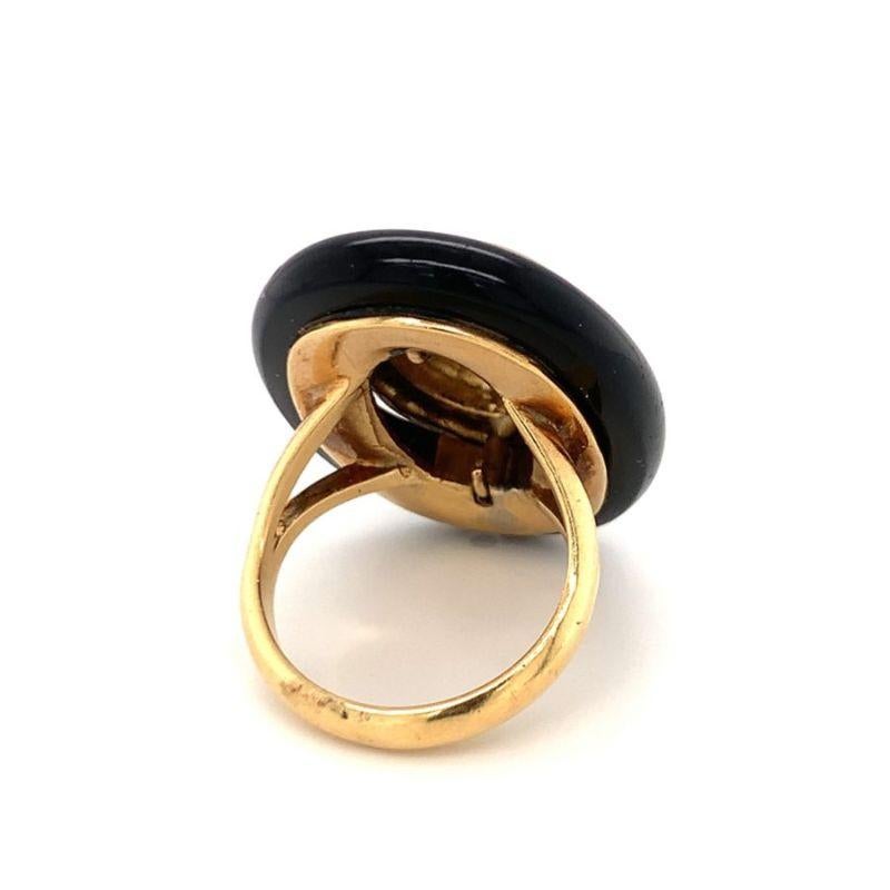 Diamond and Onyx 18k Yellow Gold Ring by Emis, circa 1970s In Good Condition For Sale In Beverly Hills, CA