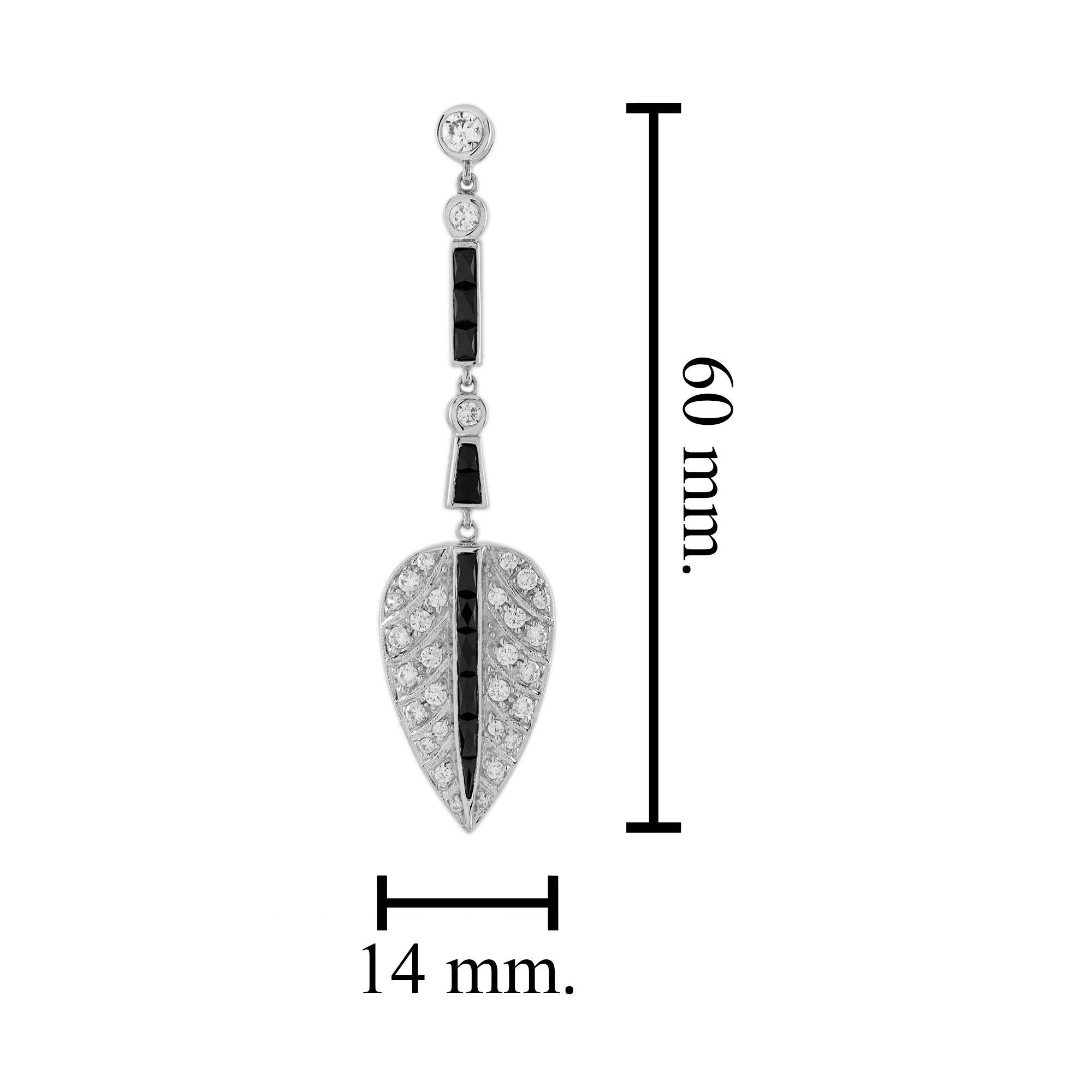 Diamond and Onyx Antique Style leaf drop earrings in 14K White Gold In New Condition For Sale In Bangkok, TH