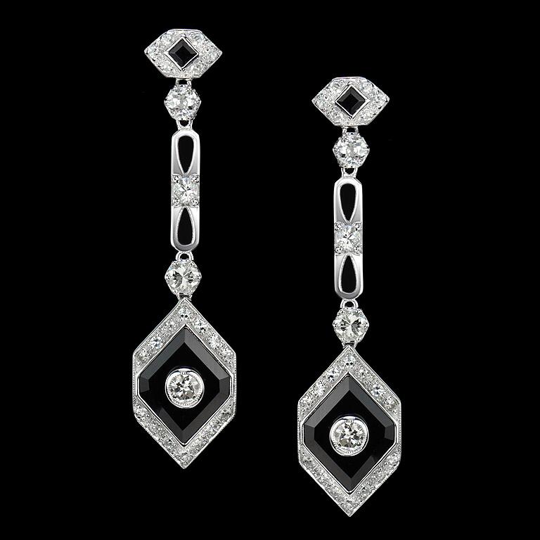 Round Cut Diamond and Onyx Art Deco Style Drop Earrings in 18K White Gold For Sale