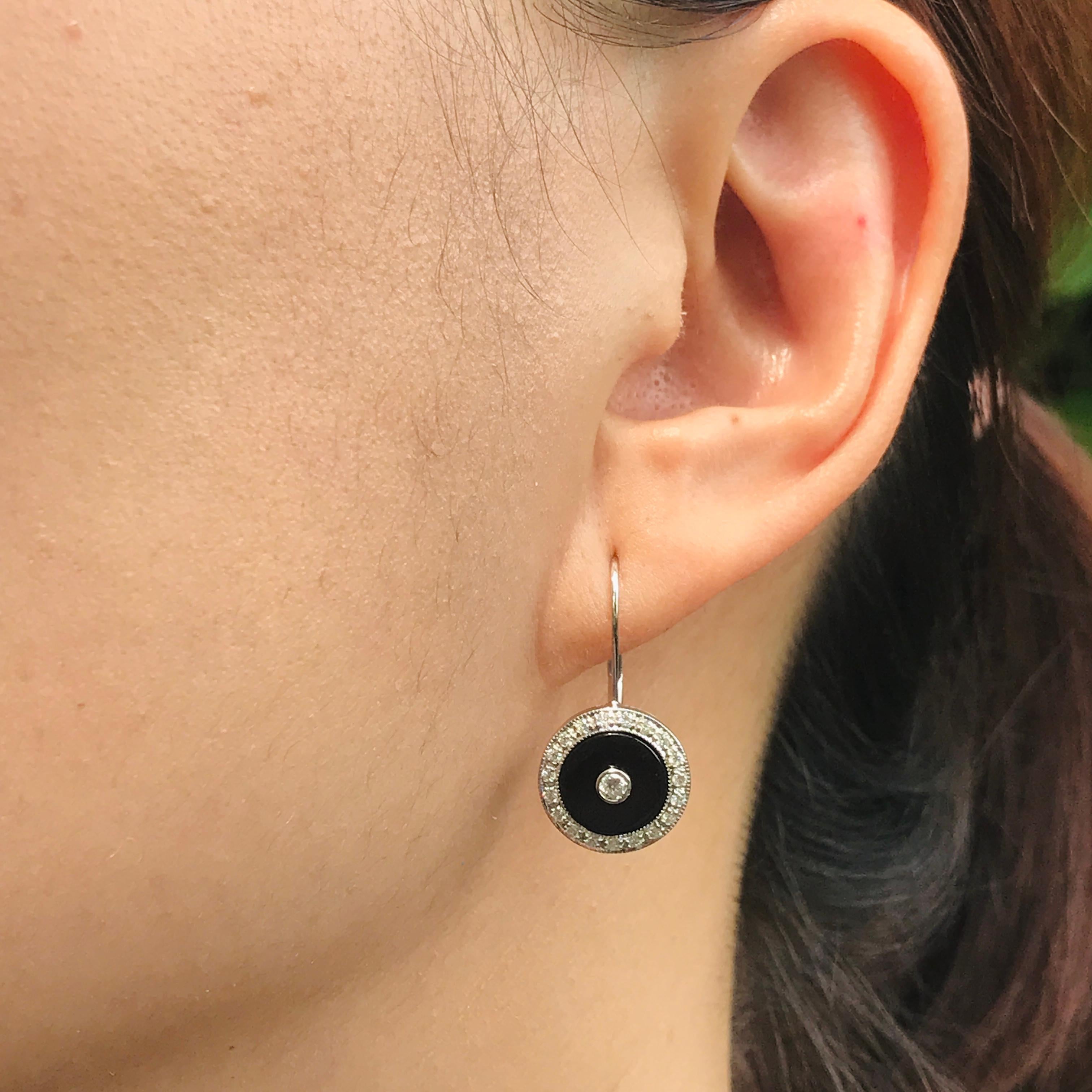 Art déco Boucles d'oreilles en or blanc 14 carats, diamant et onyx, style Art Déco en vente