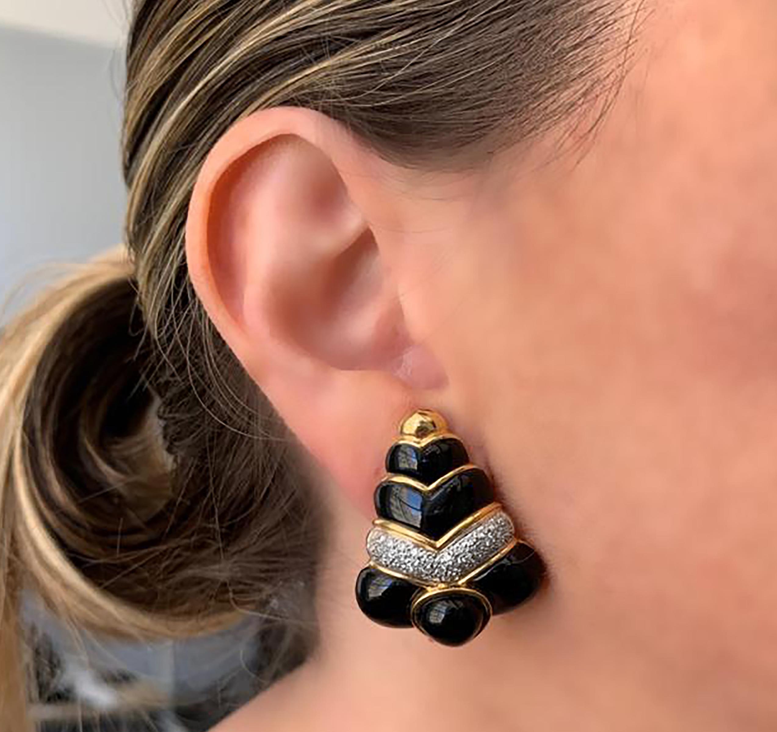 Diamond and Onyx Yellow Gold Earrings In Good Condition In Miami, FL