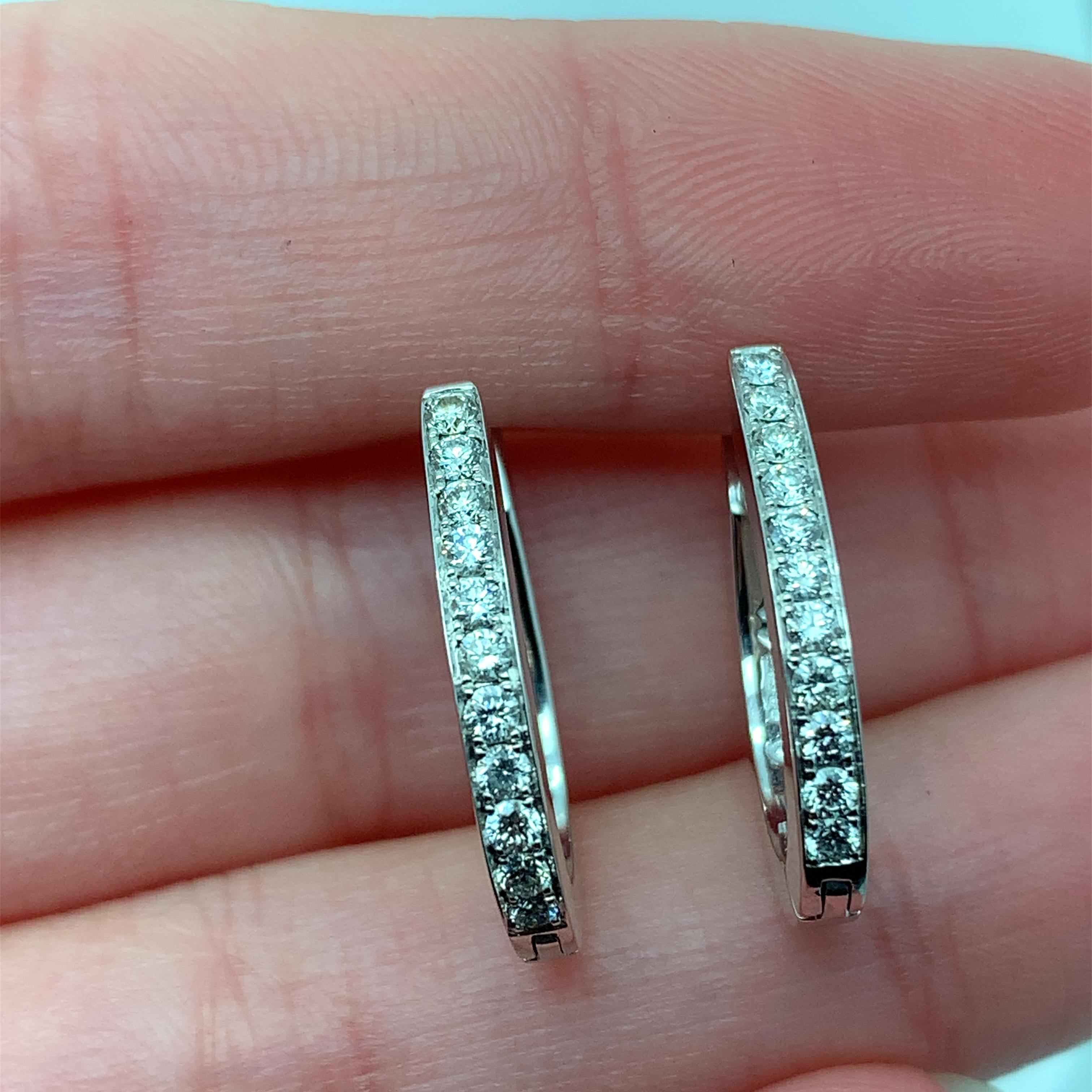 Boucles d'oreilles art déco en diamant et perle, de style goutte ou cerceau  or blanc 18k en vente 2