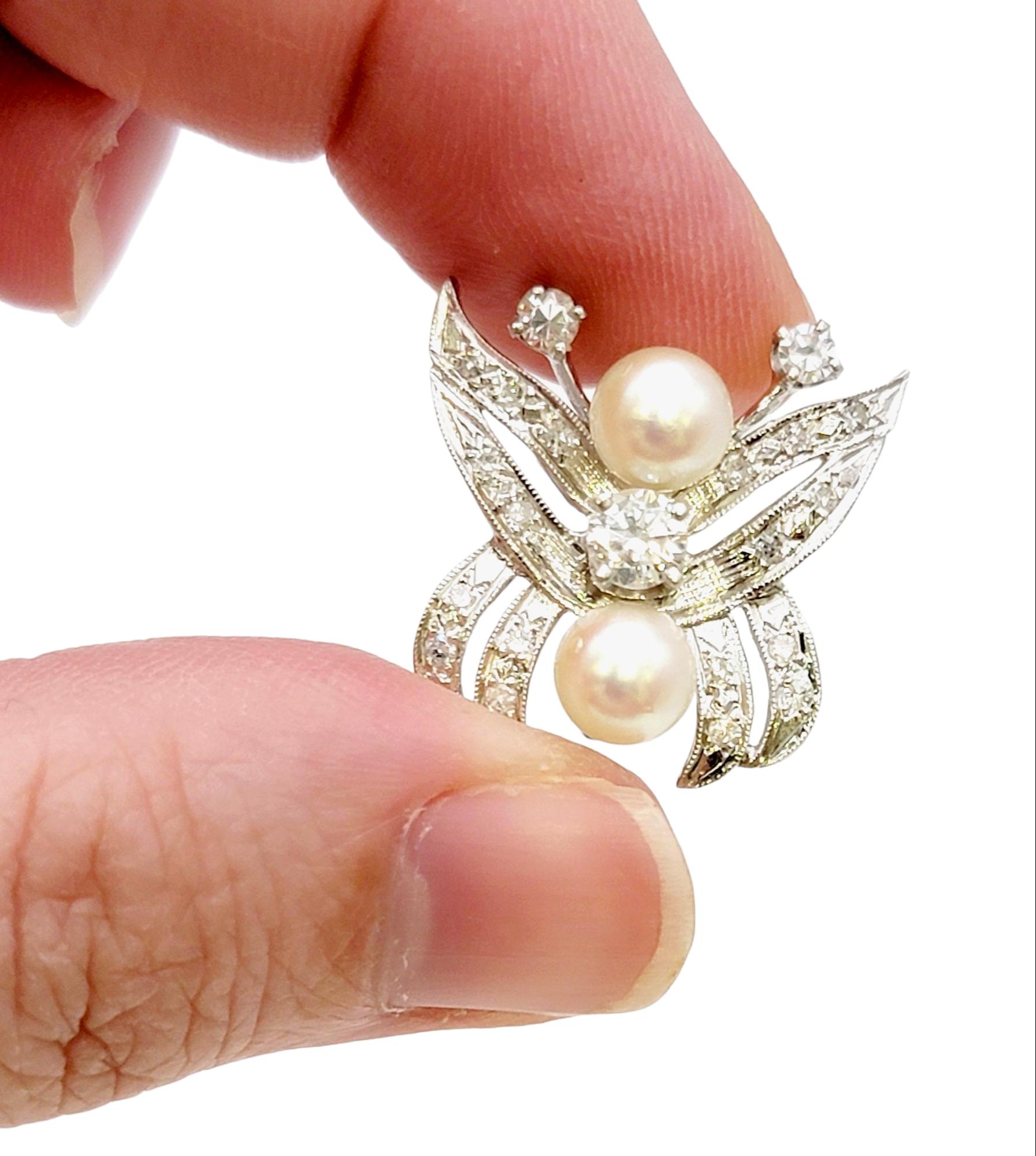 Rehausseur / Pendentif papillon en or blanc 14 carats avec diamants et perles  en vente 5
