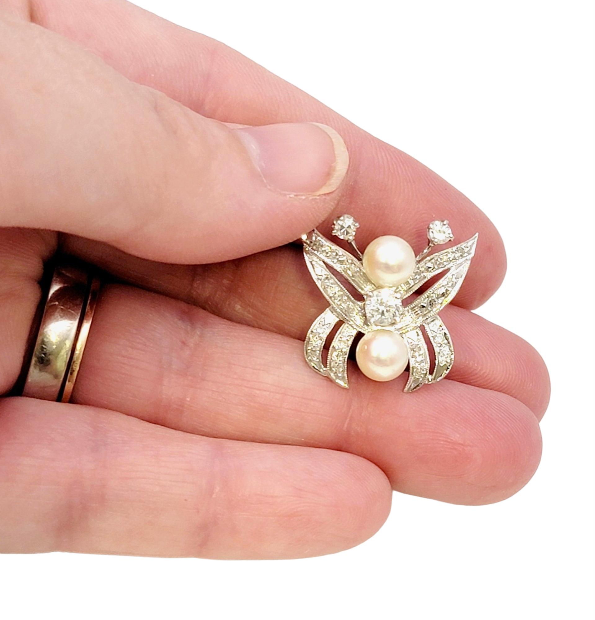 Rehausseur / Pendentif papillon en or blanc 14 carats avec diamants et perles  en vente 6