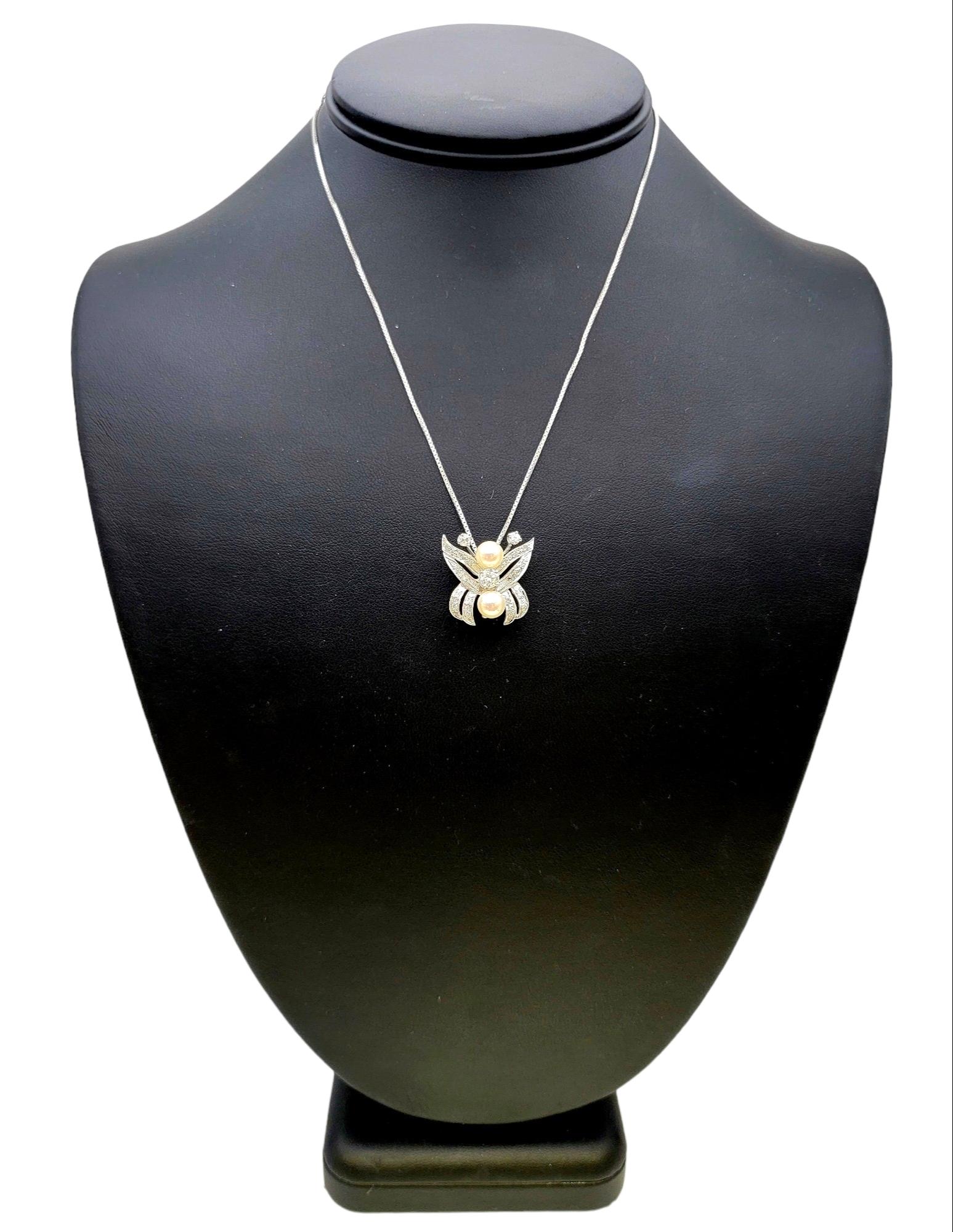 Rehausseur / Pendentif papillon en or blanc 14 carats avec diamants et perles  en vente 7