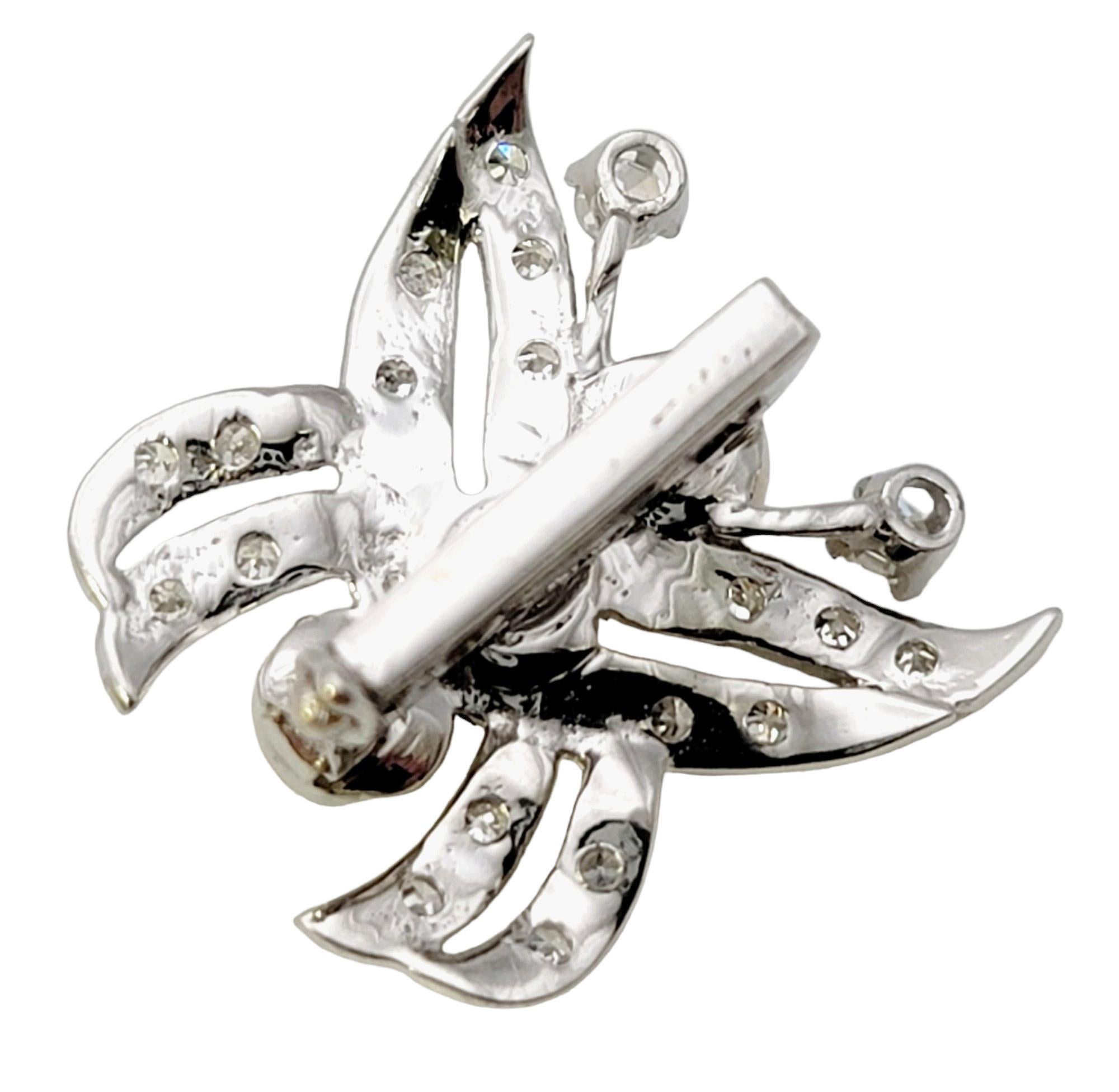 Rehausseur / Pendentif papillon en or blanc 14 carats avec diamants et perles  en vente 1