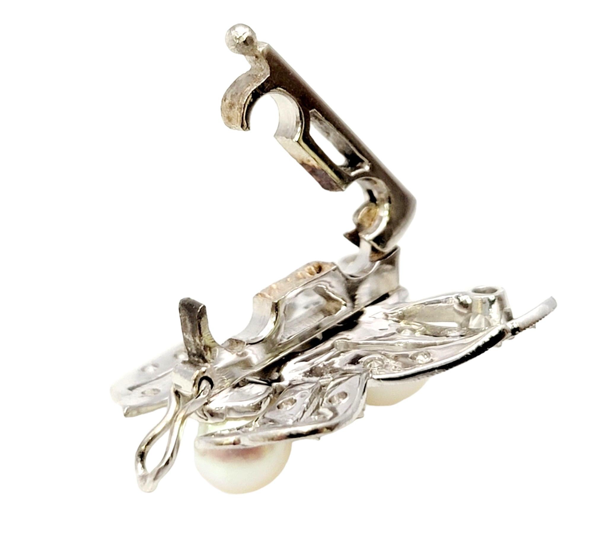 Rehausseur / Pendentif papillon en or blanc 14 carats avec diamants et perles  en vente 2