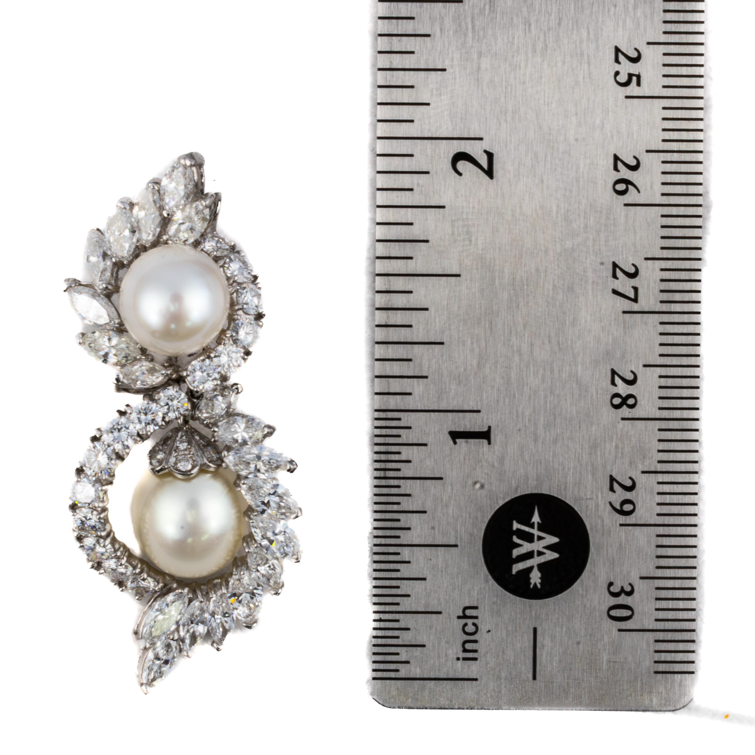 Taglio rotondo Diamond and Pearl Double Swirl Earrings in vendita