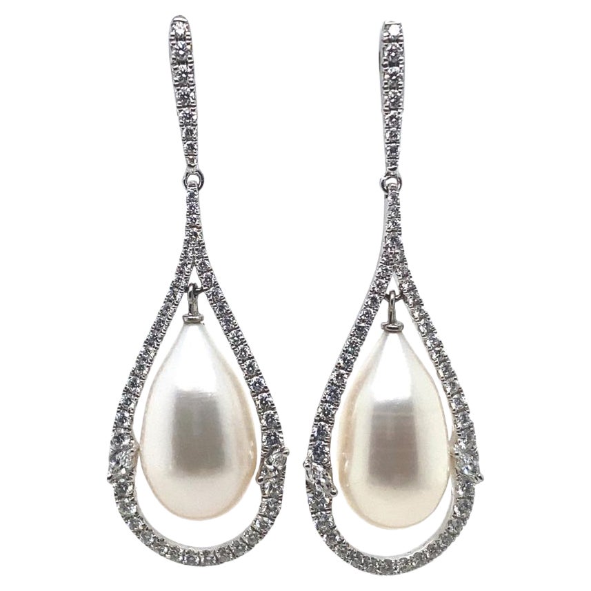 Diamant- und Perlen-Tropfen-Ohrringe aus 18 Karat Weißgold im Angebot