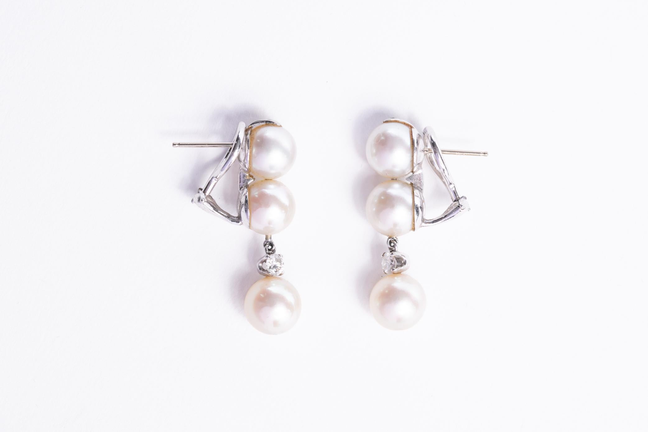 pearl drop earrings and necklace