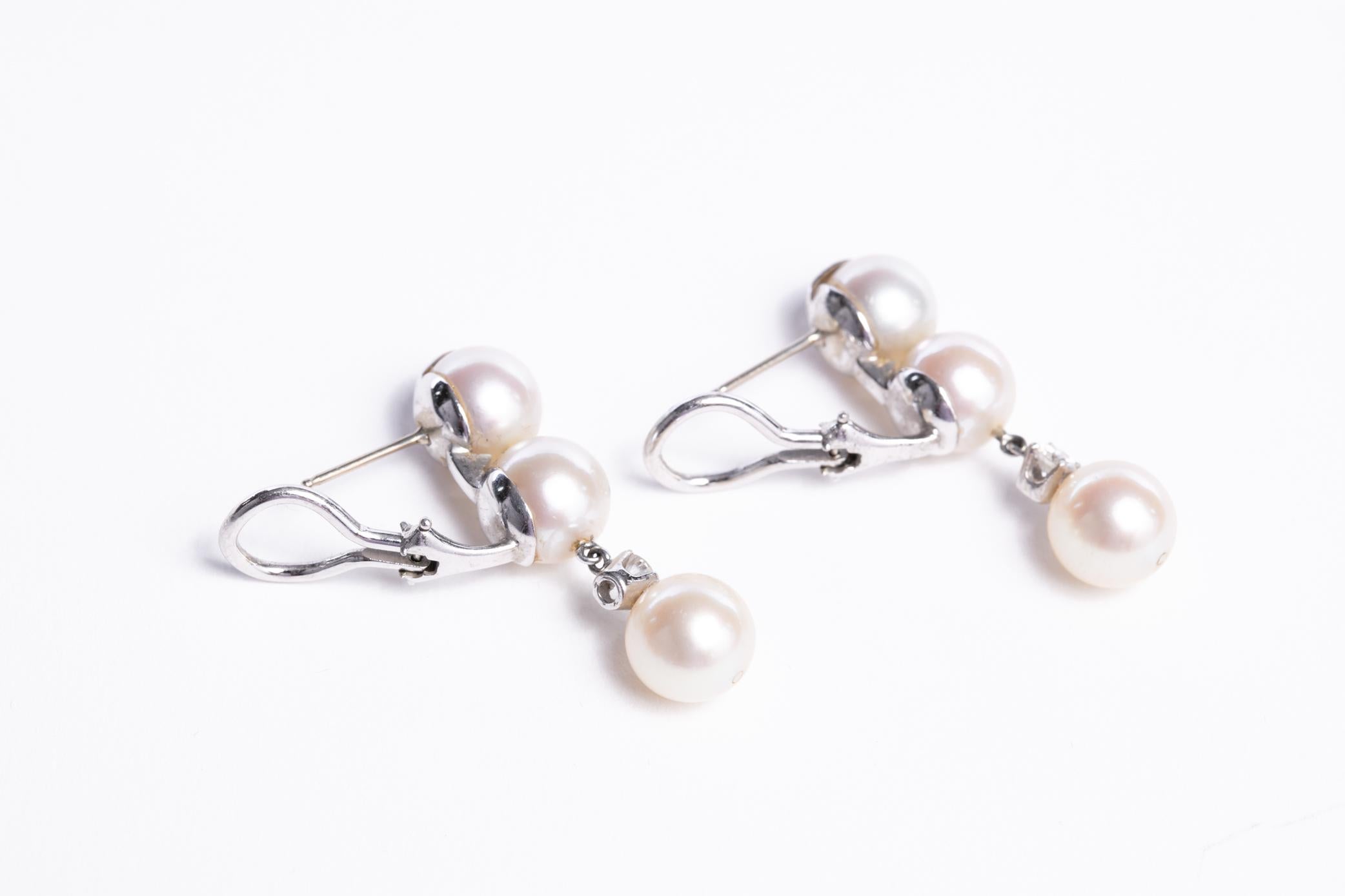 Diamond and Pearl Drop Earrings In Excellent Condition For Sale In Saint Louis, MO