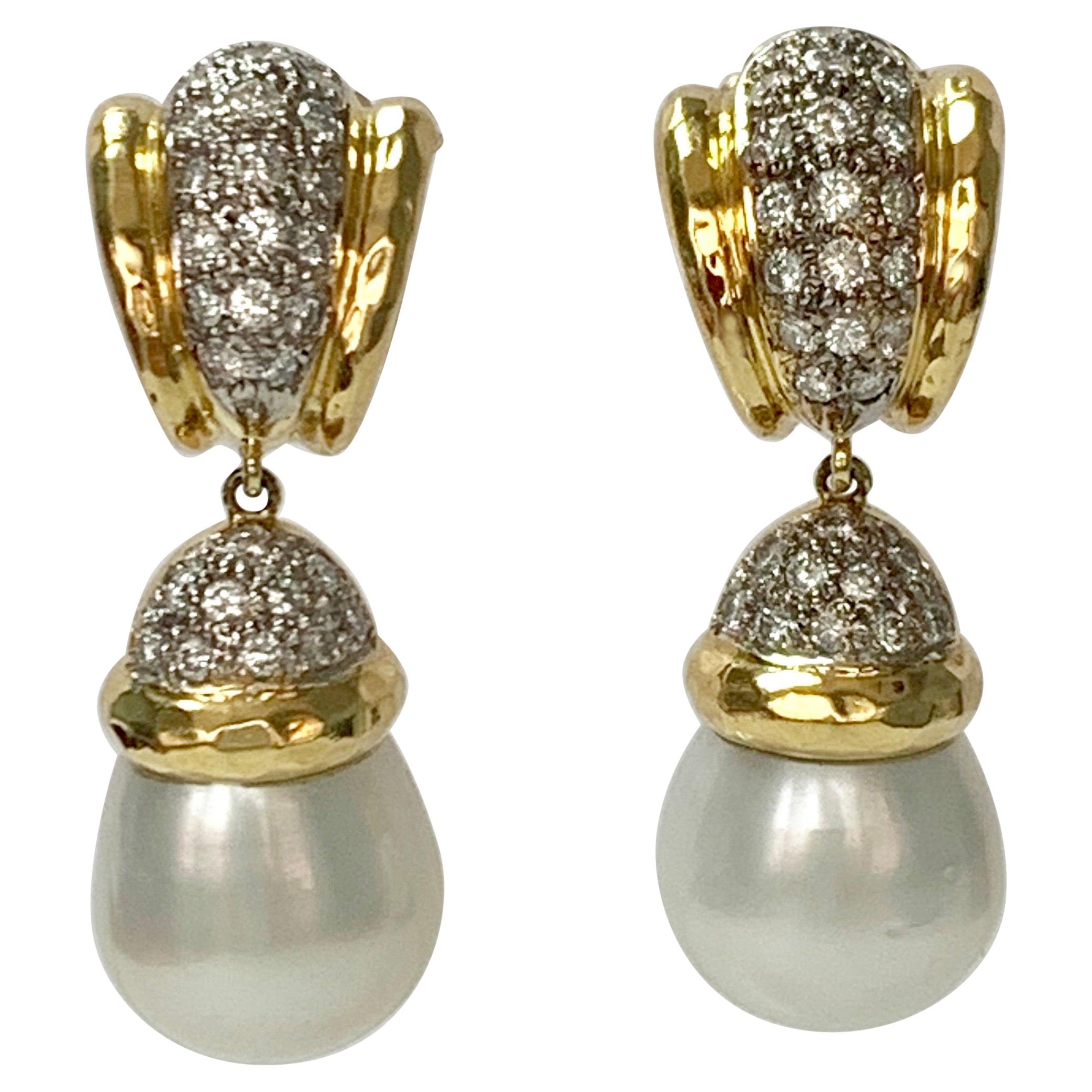 Diamond and Pearl Earrings in 18 K Yellow Gold For Sale