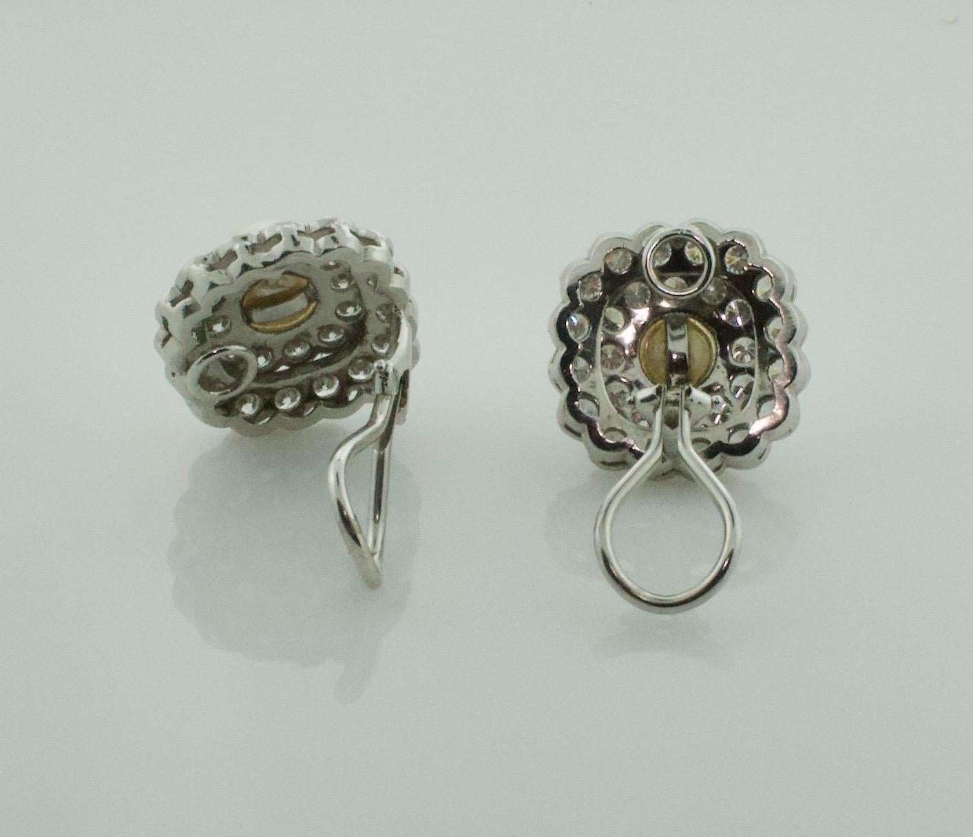 Diamond and Pearl Earrings in Platinum, circa 1950s In Excellent Condition In Wailea, HI
